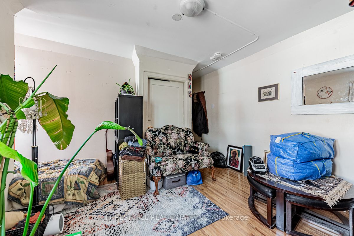 1398 Yonge Street Property Photo 27