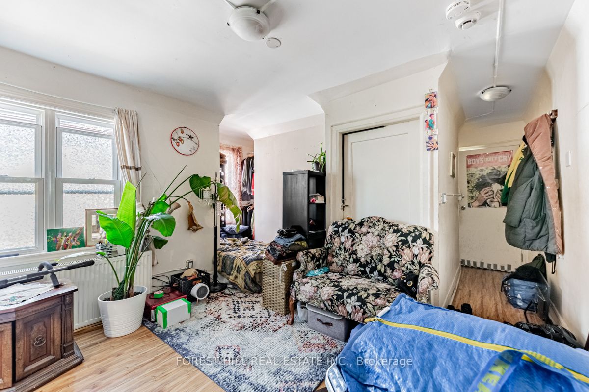 1398 Yonge Street Property Photo 28