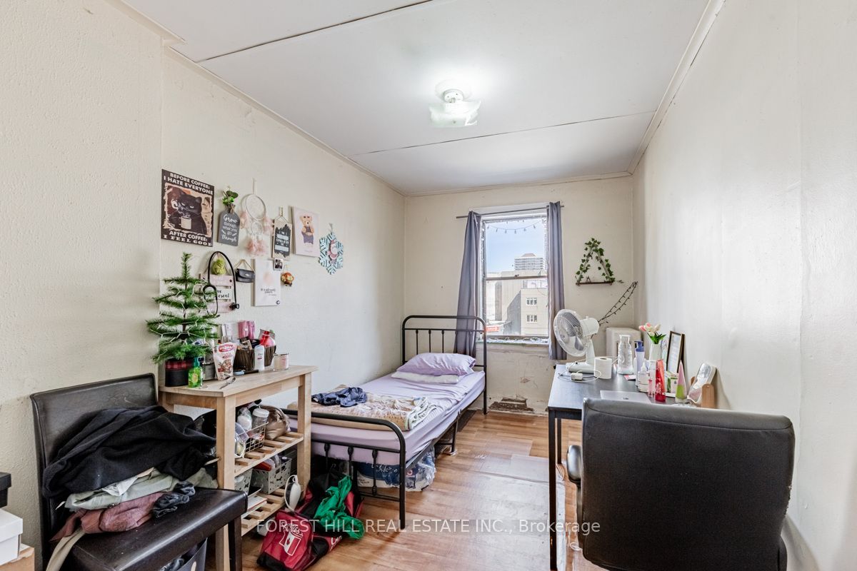1398 Yonge Street Property Photo 32