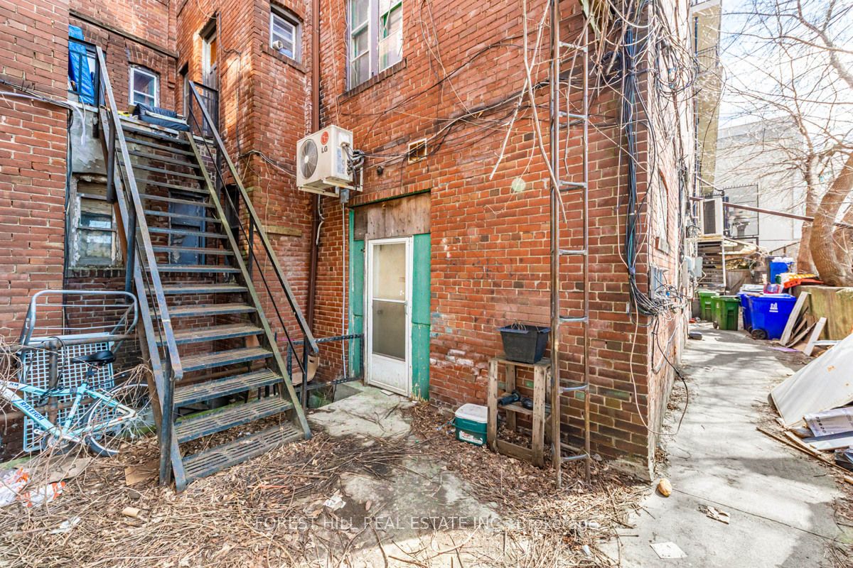 1398 Yonge Street Property Photo 37