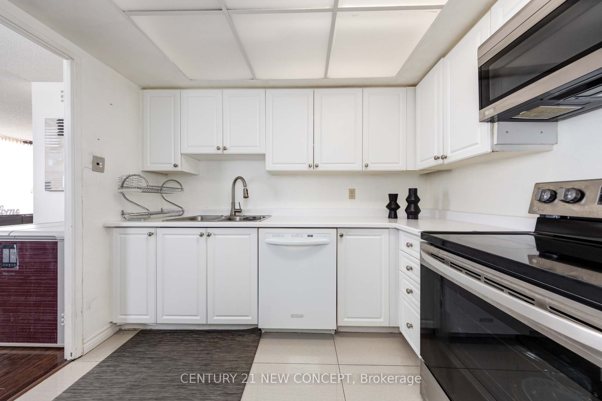 #707 - 5460 Yonge Street Property Photo 15