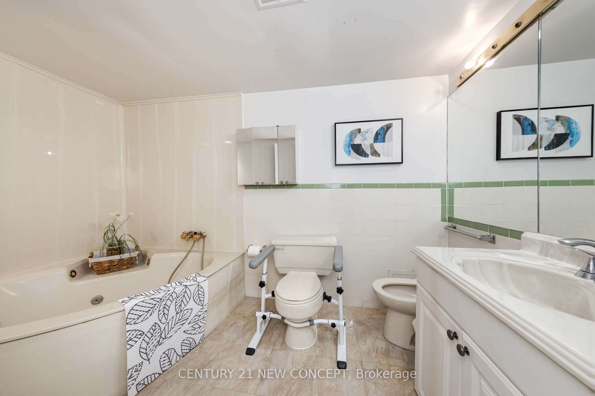#707 - 5460 Yonge Street Property Photo 21