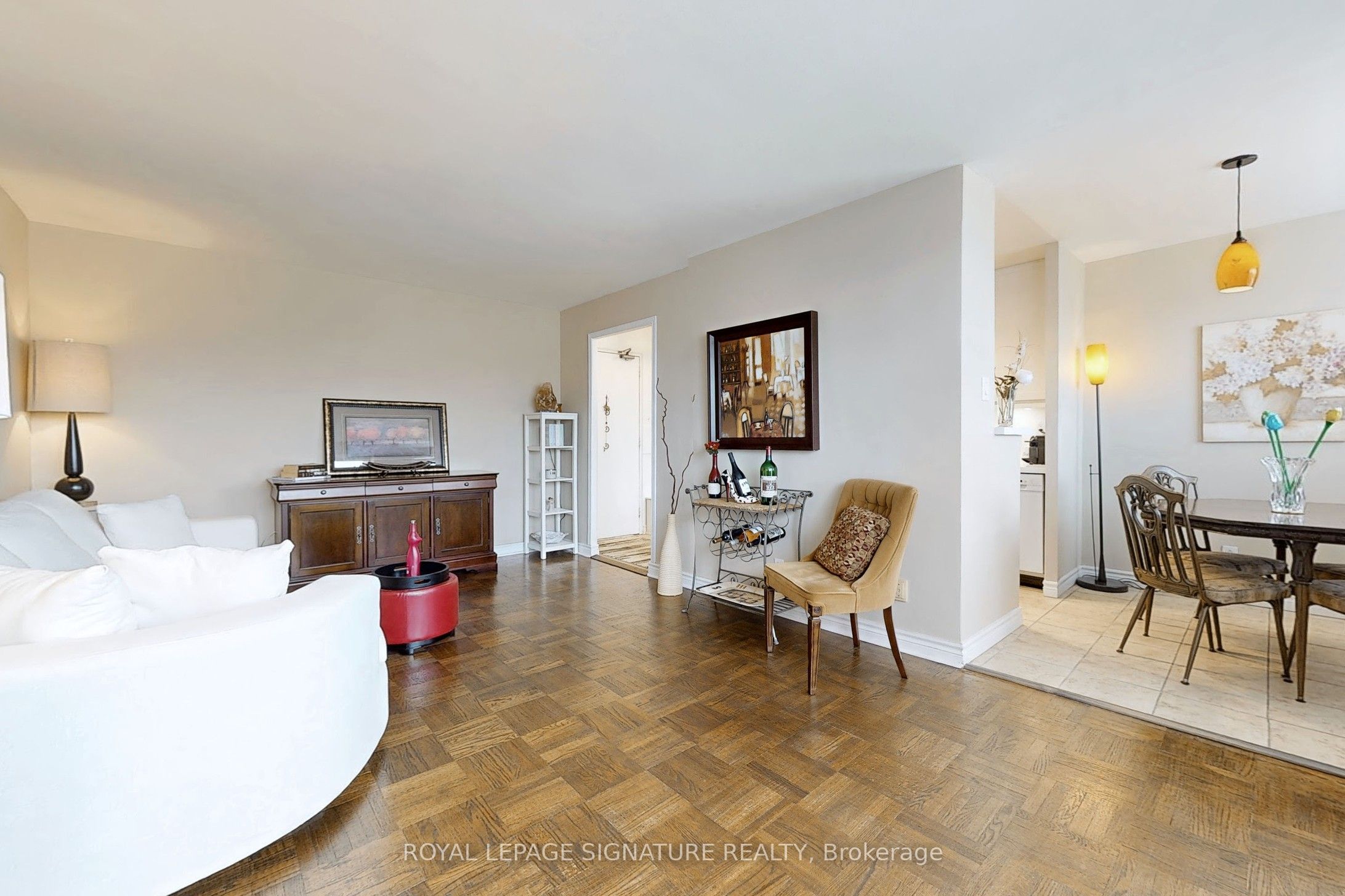 #205 - 219 Wilson Avenue Property Photo 1