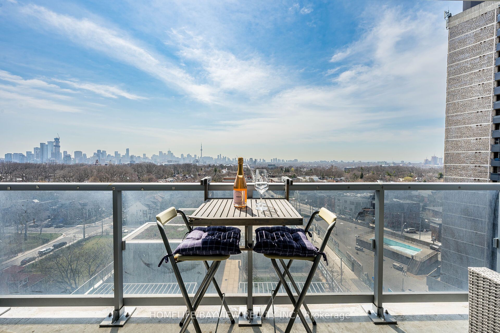 #1007 - 501 St Clair Avenue Property Photo