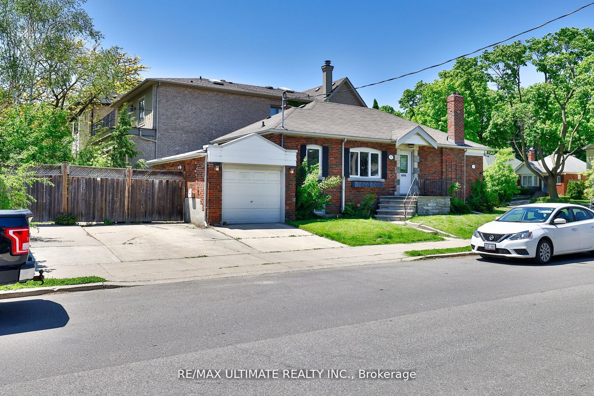 109 Parkhurst Boulevard Property Photo