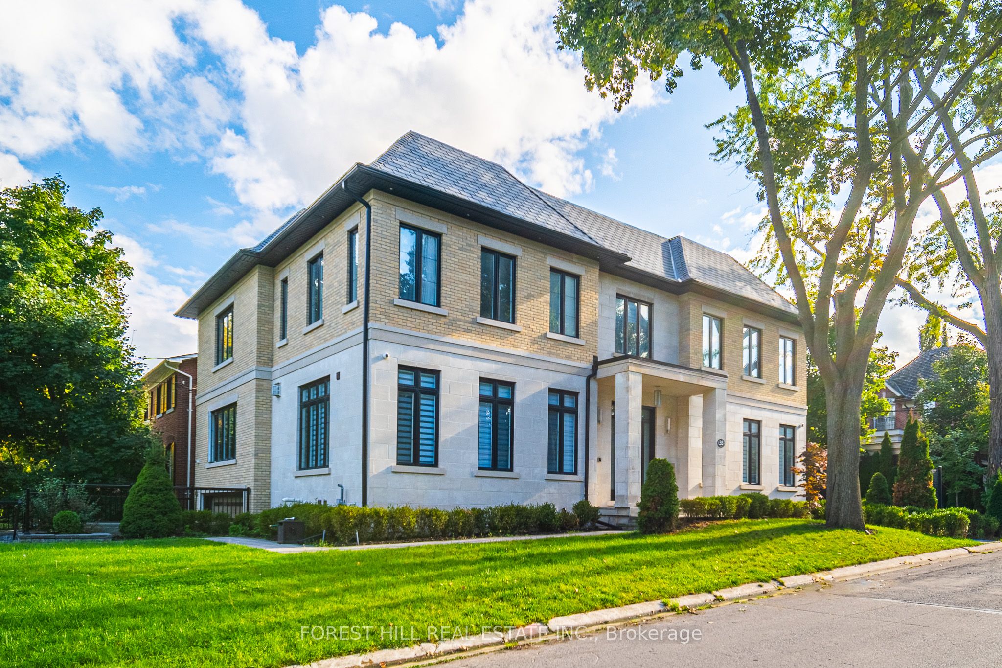 Toronto County Real Estate Listings Main Image