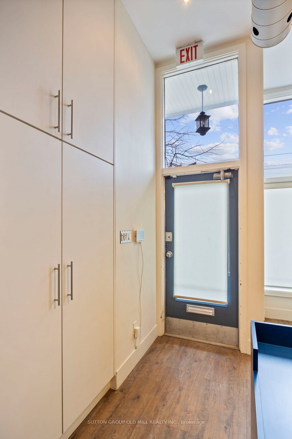 #main - 207 Queen Street Property Photo 5