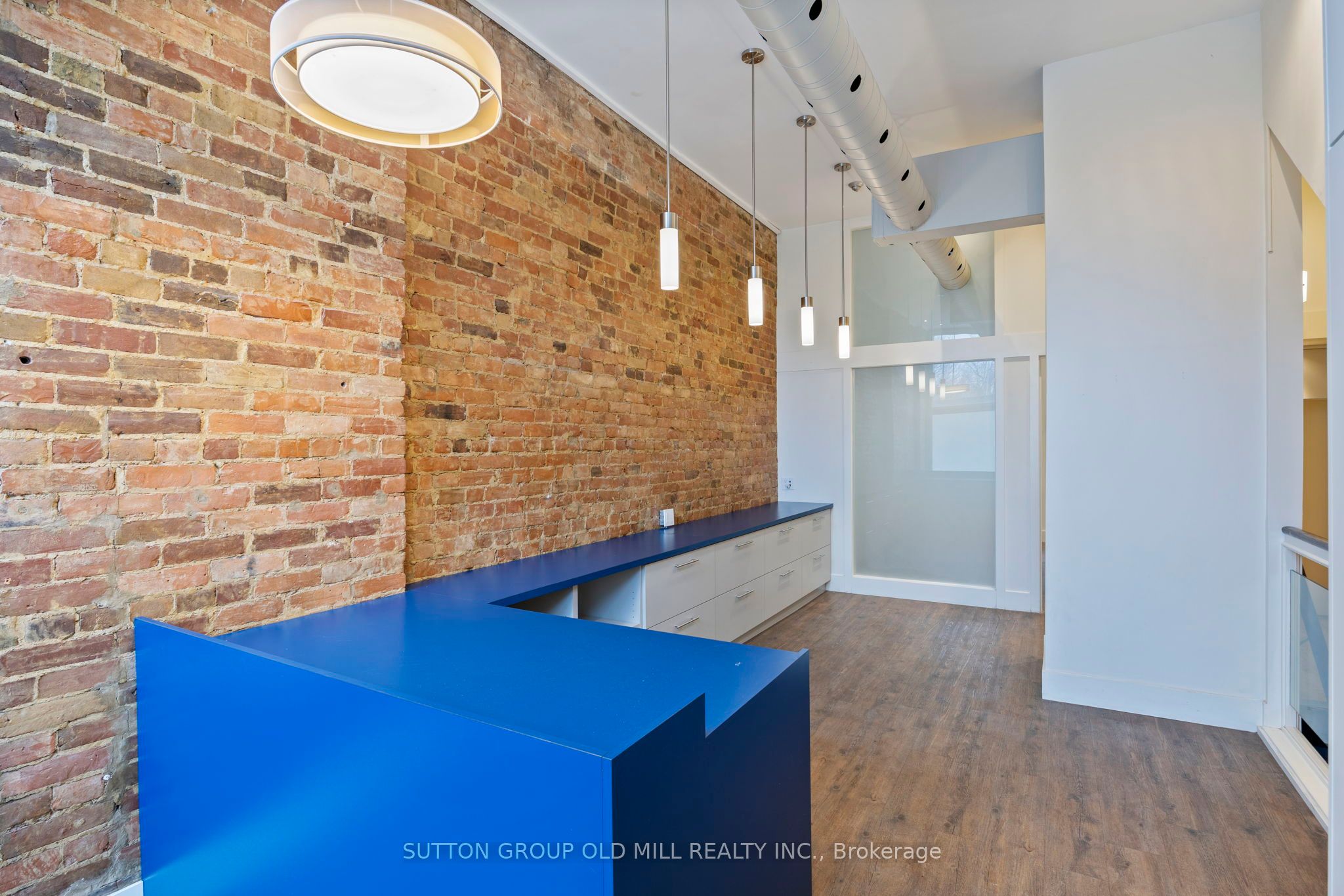 #main - 207 Queen Street Property Photo 6
