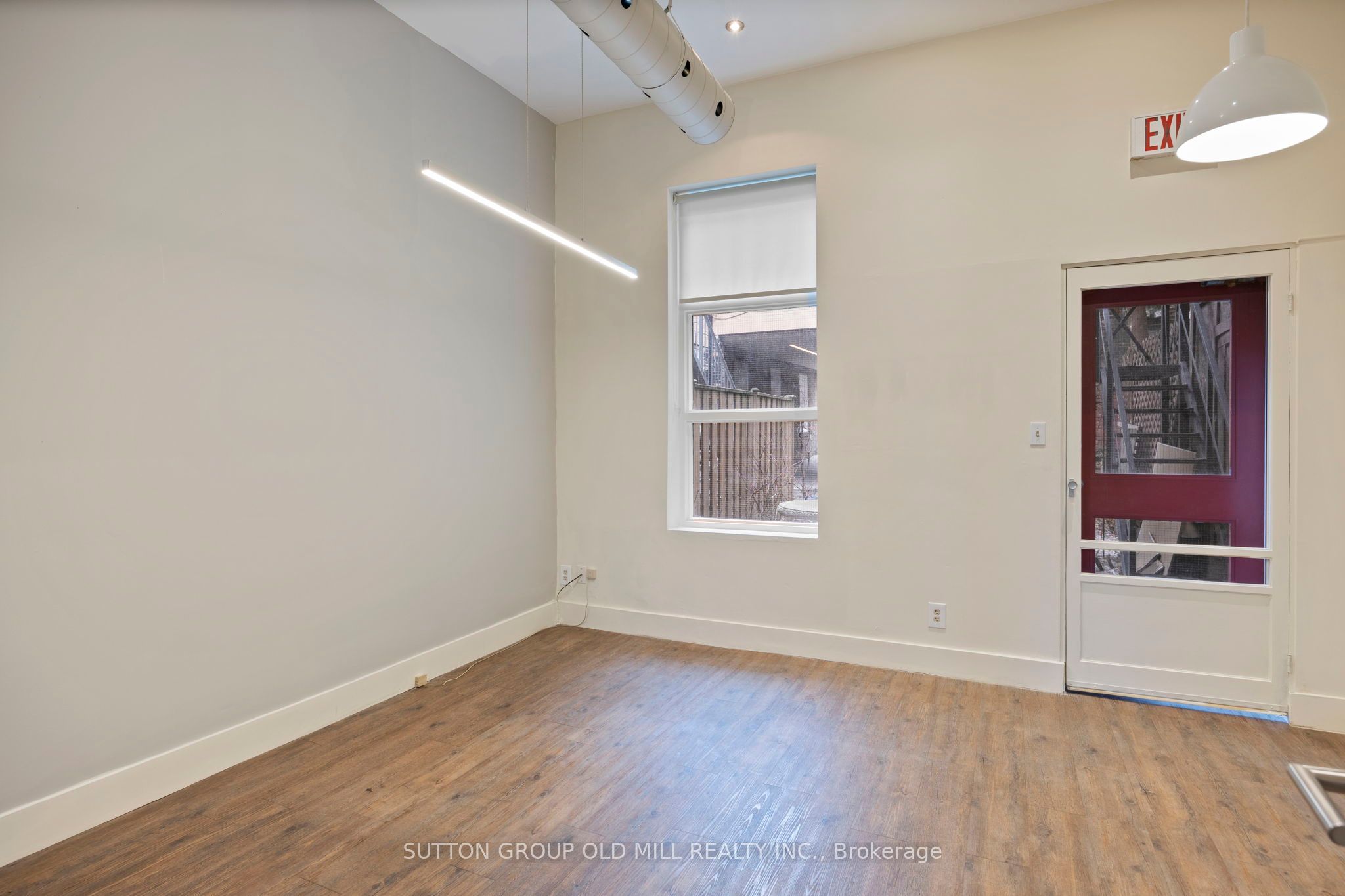 #main - 207 Queen Street Property Photo 11