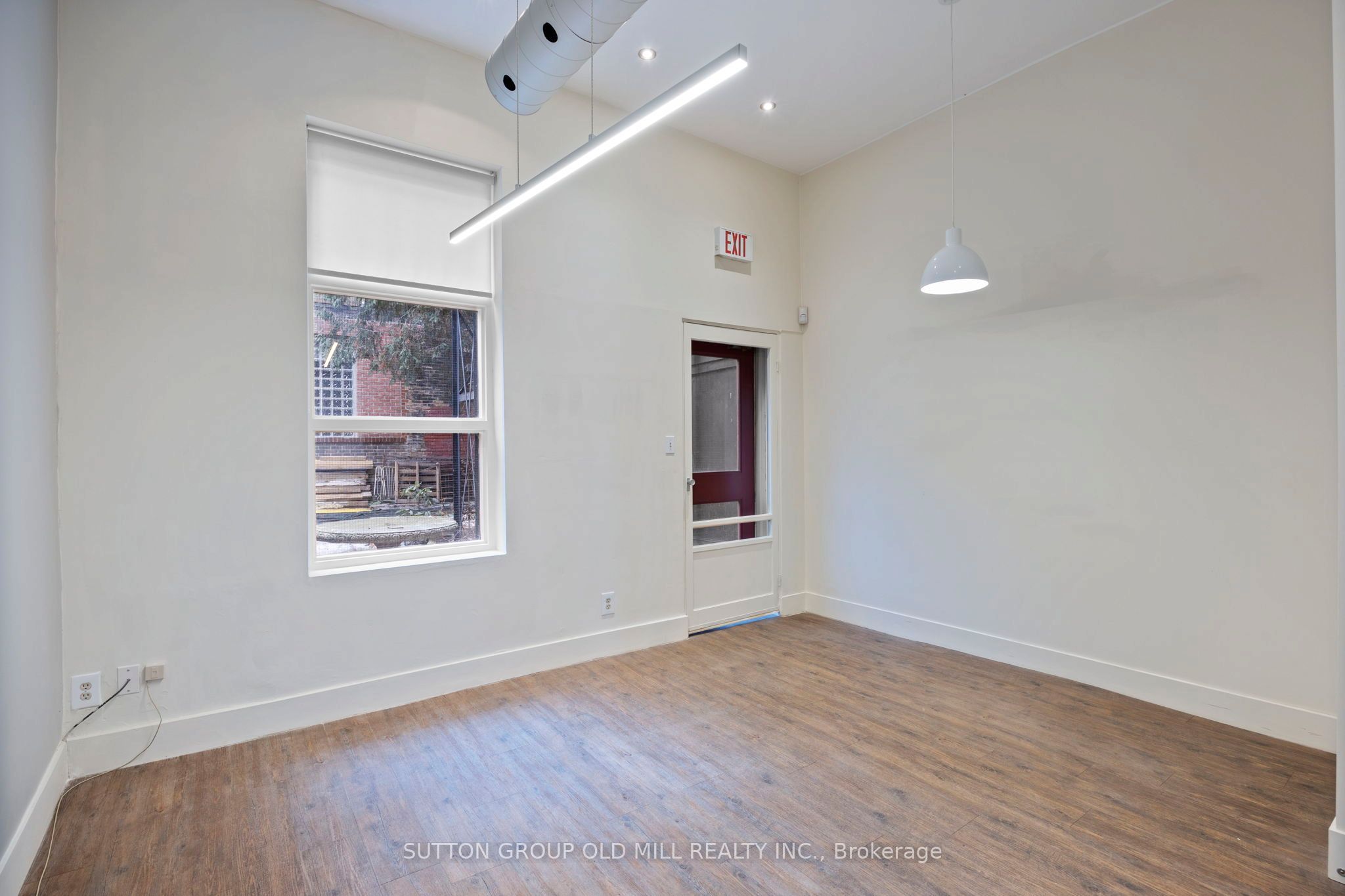 #main - 207 Queen Street Property Photo 12