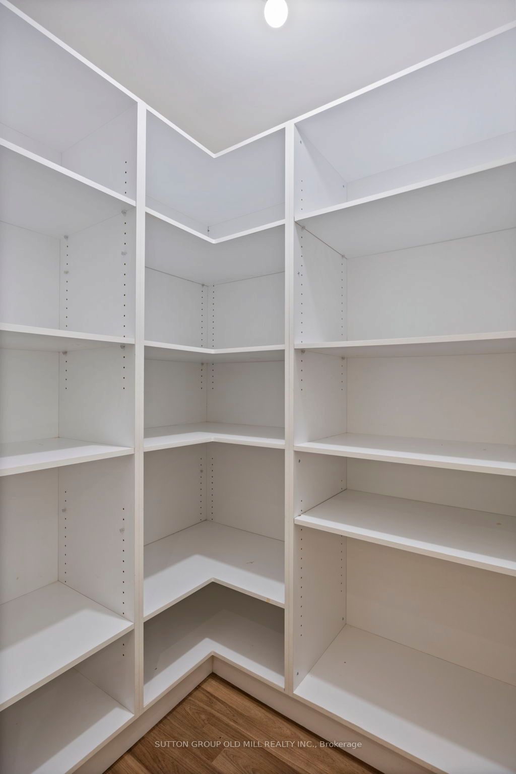 #main - 207 Queen Street Property Photo 18