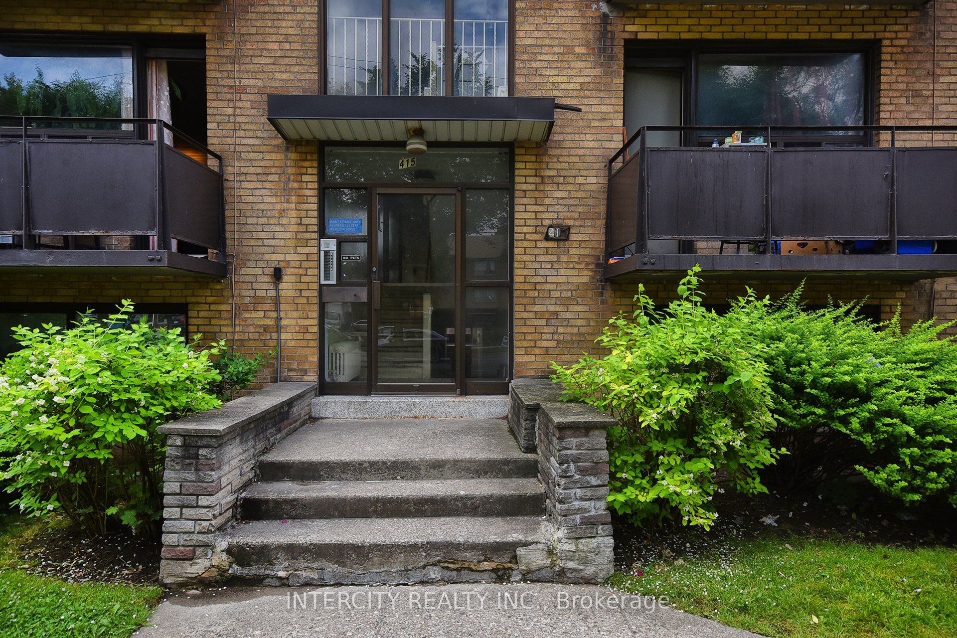 415 Wilson Avenue Property Photo 4