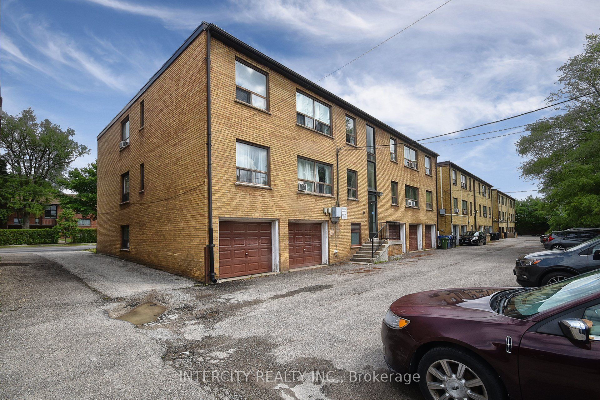 415 Wilson Avenue Property Photo 7