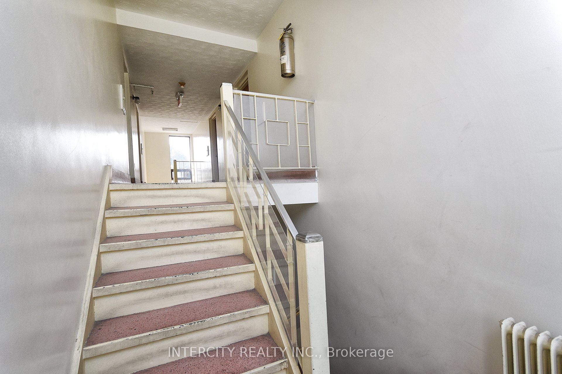 415 Wilson Avenue Property Photo 15