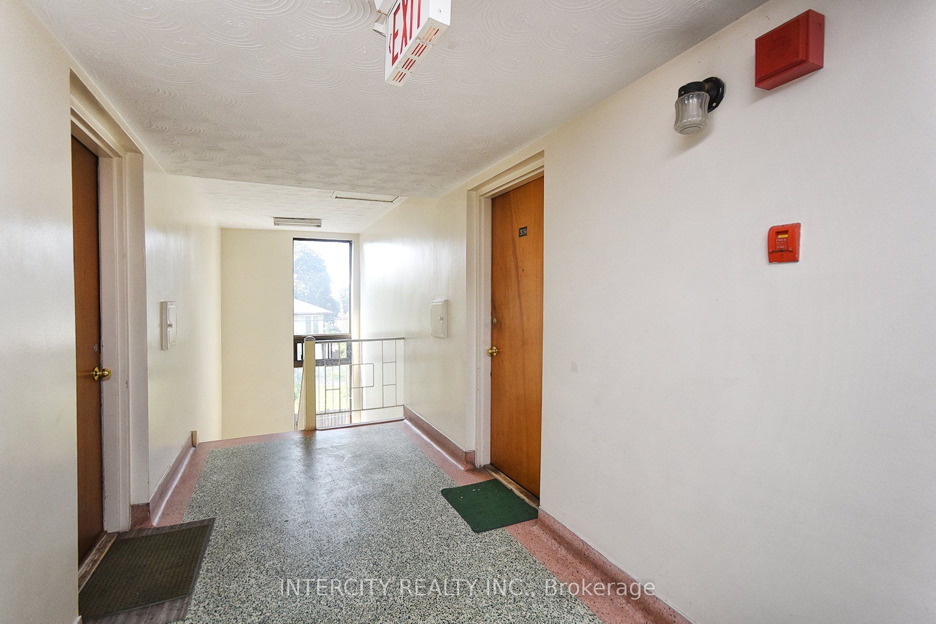 415 Wilson Avenue Property Photo 17