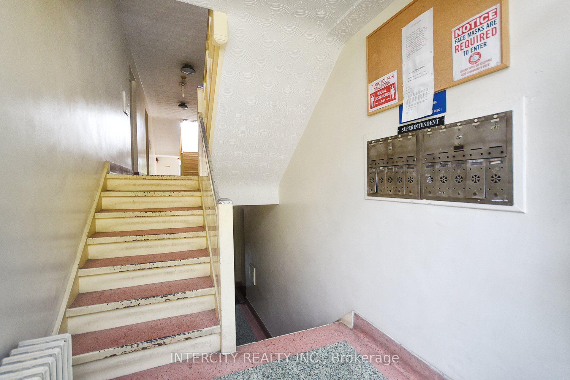 415 Wilson Avenue Property Photo 18
