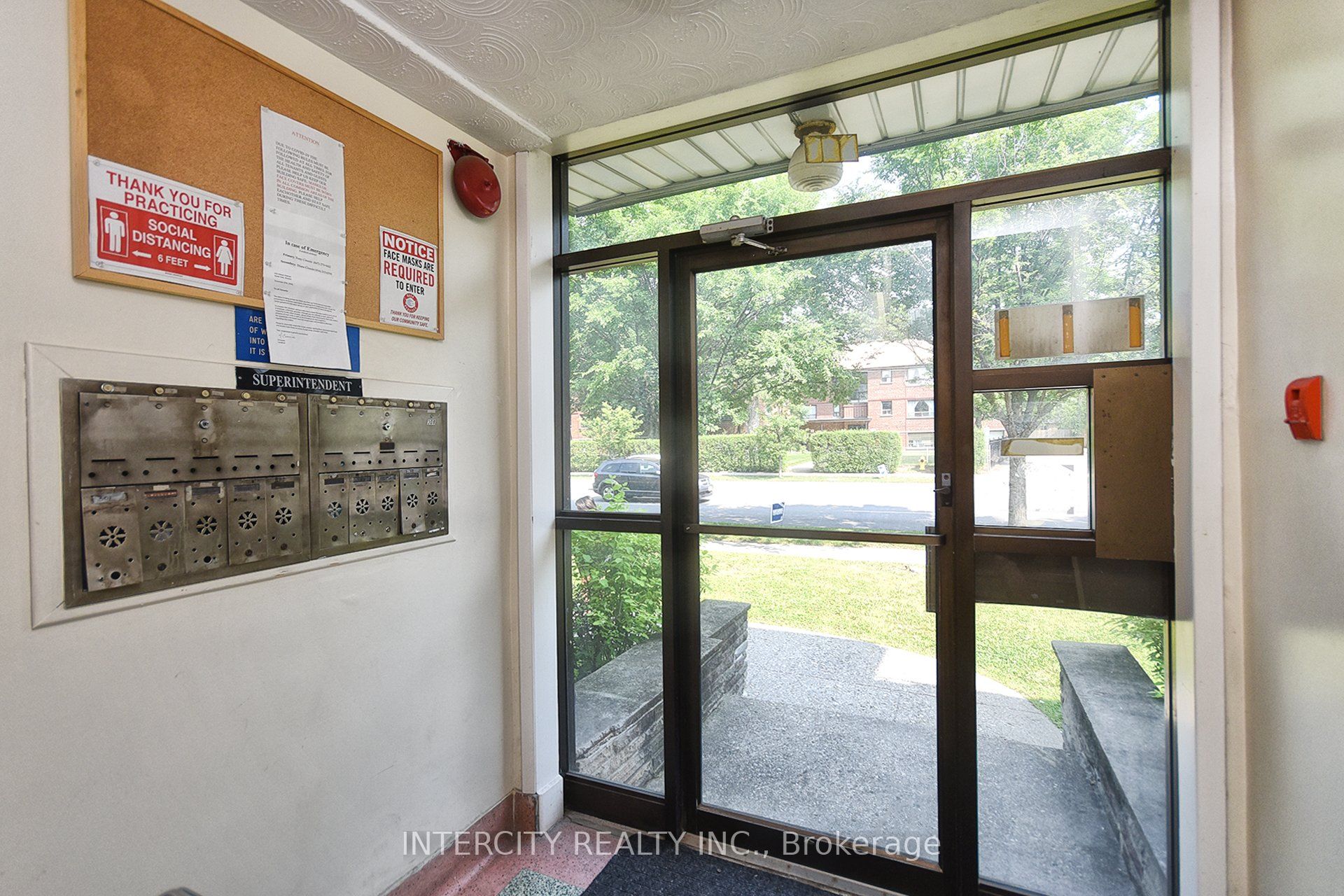 415 Wilson Avenue Property Photo 20