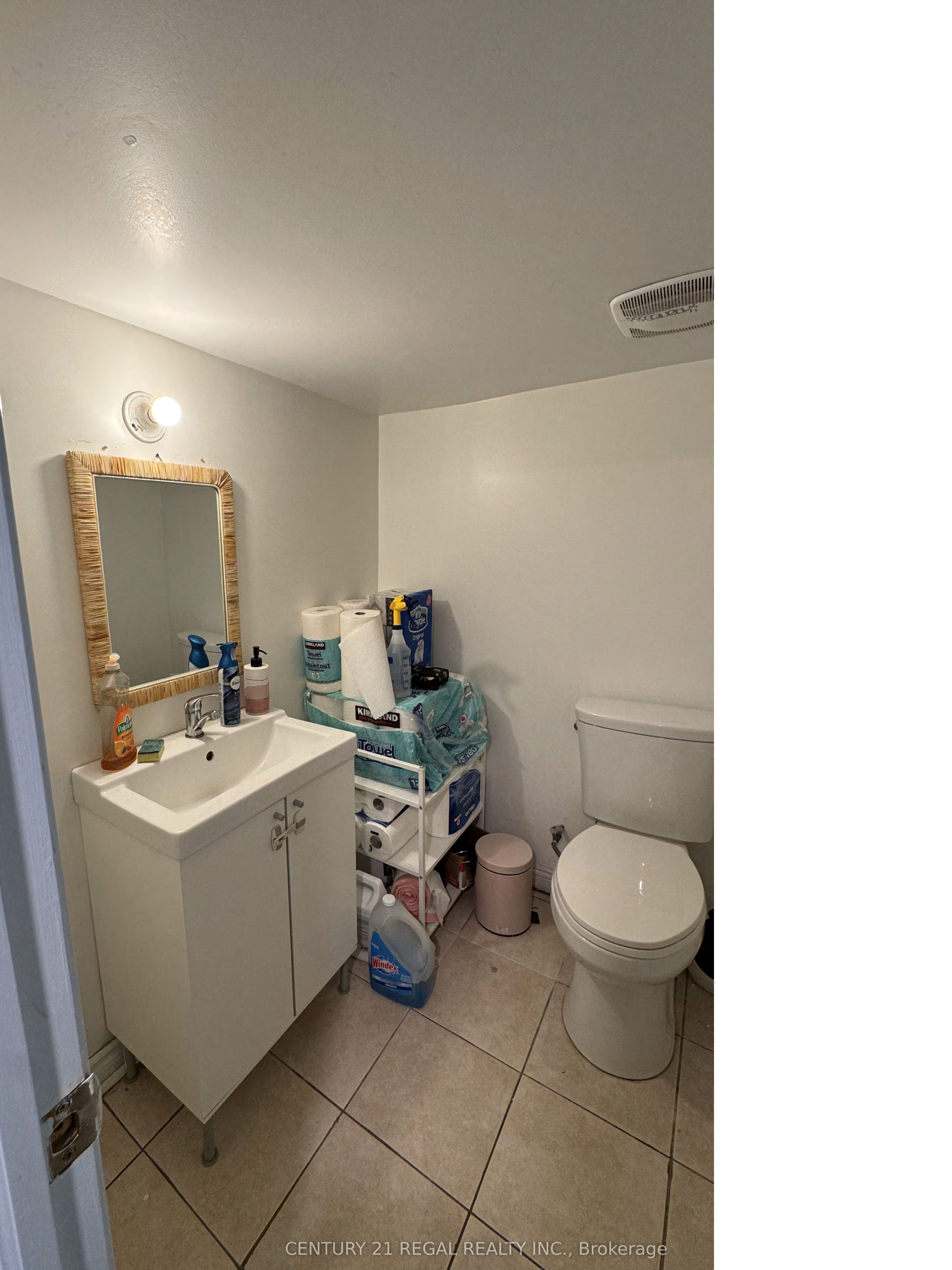 801 Dundas Street Property Photo 25
