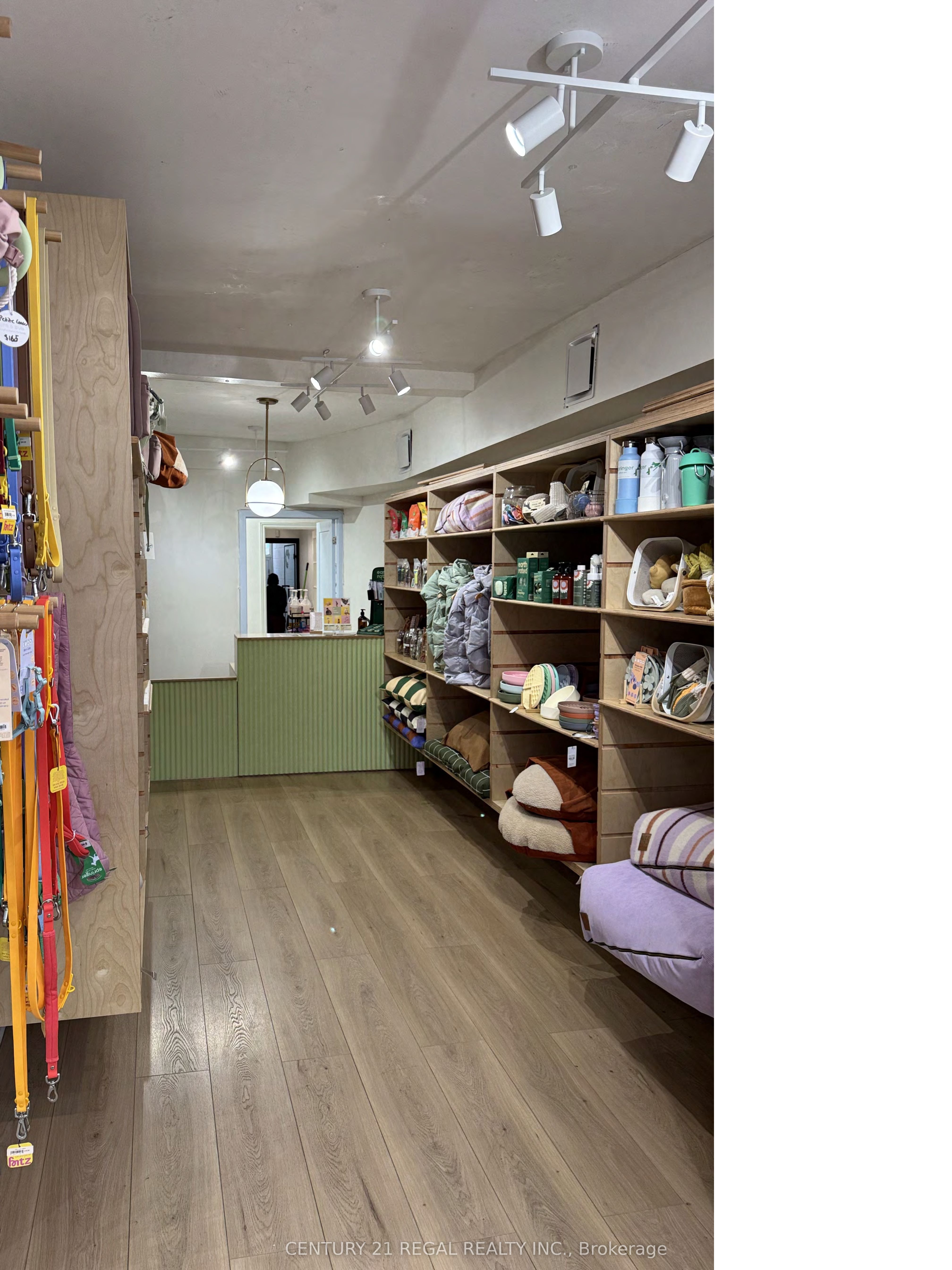 801 Dundas Street Property Photo 3