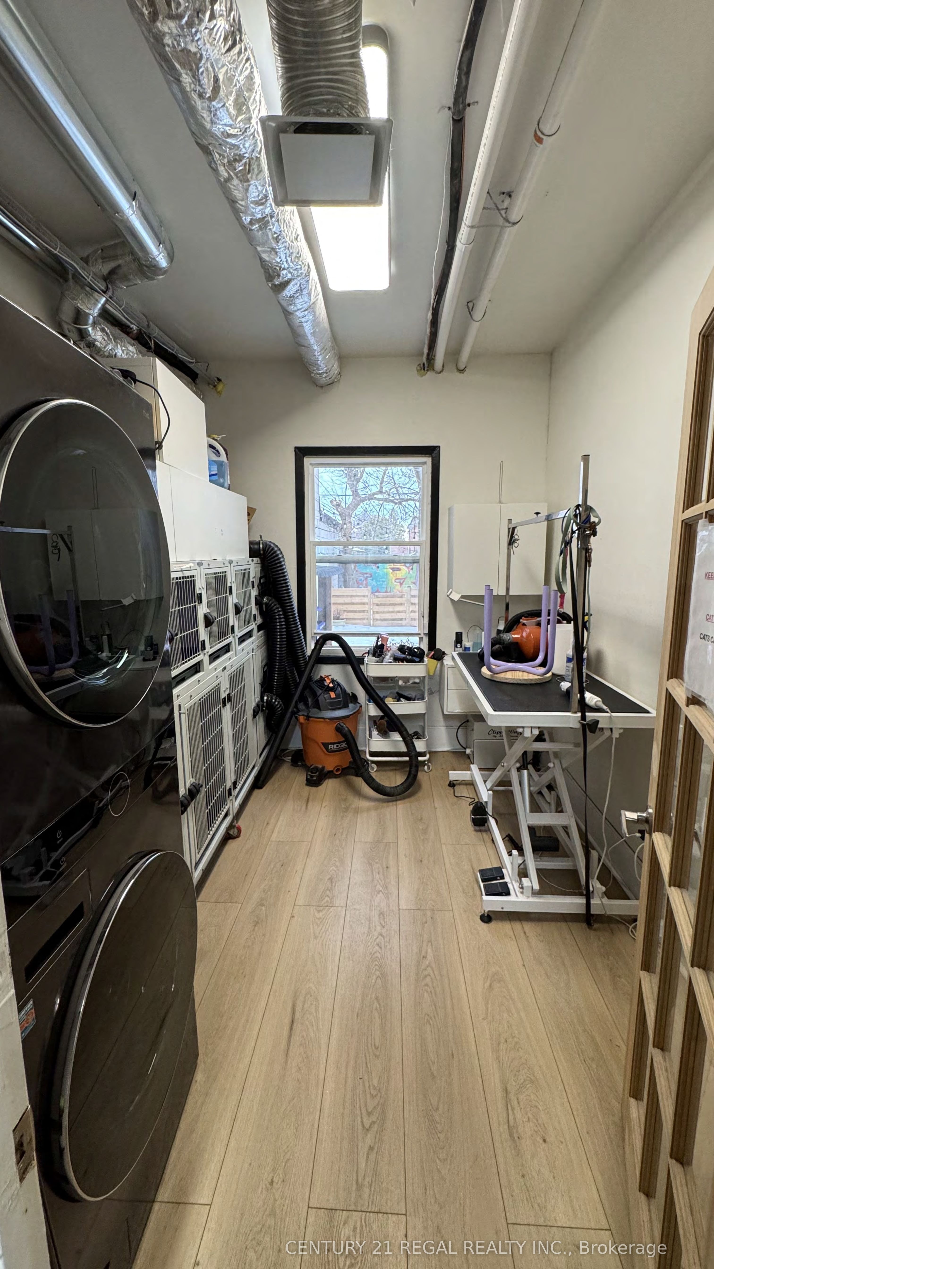 801 Dundas Street Property Photo 19