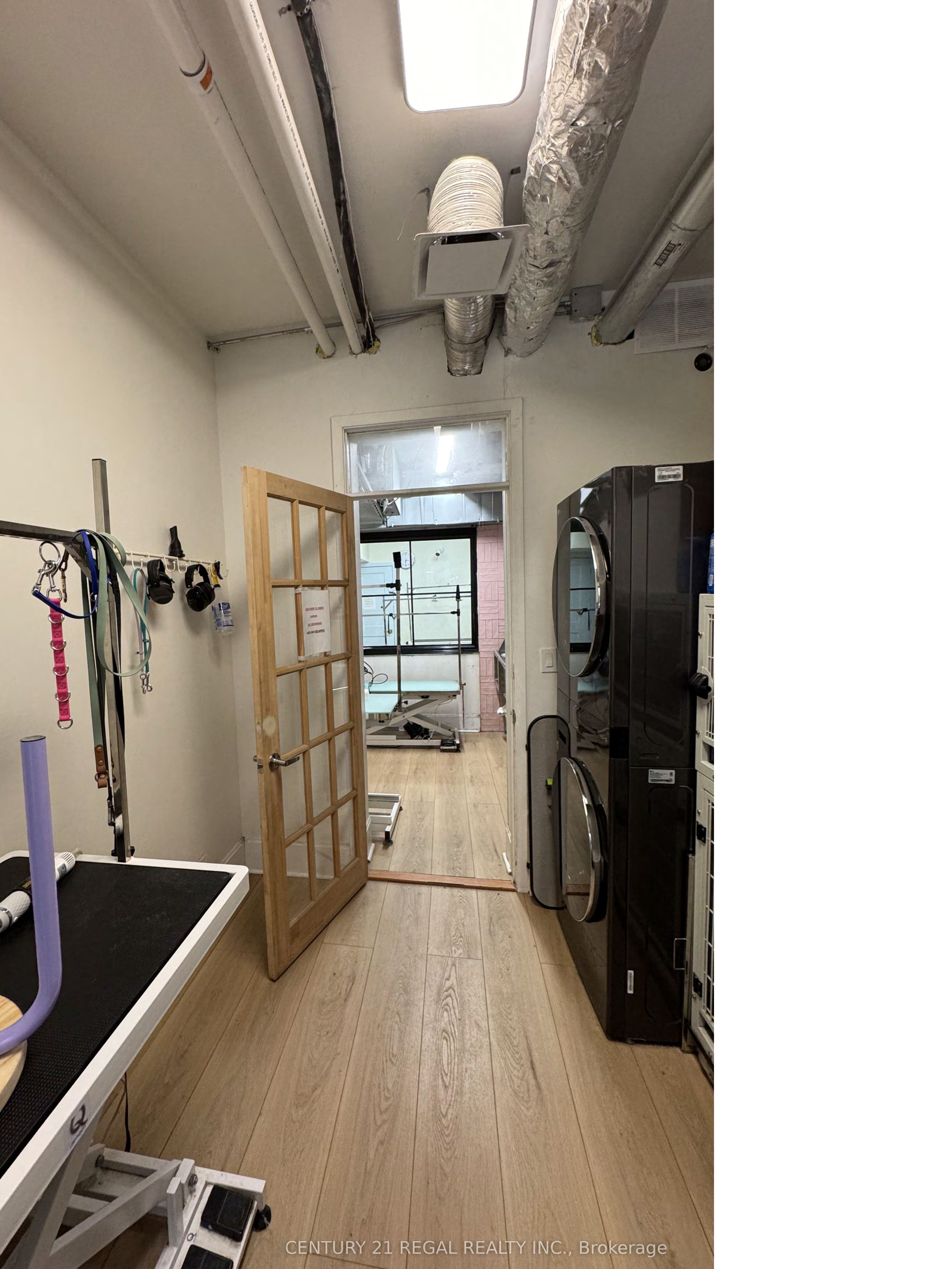 801 Dundas Street Property Photo 20