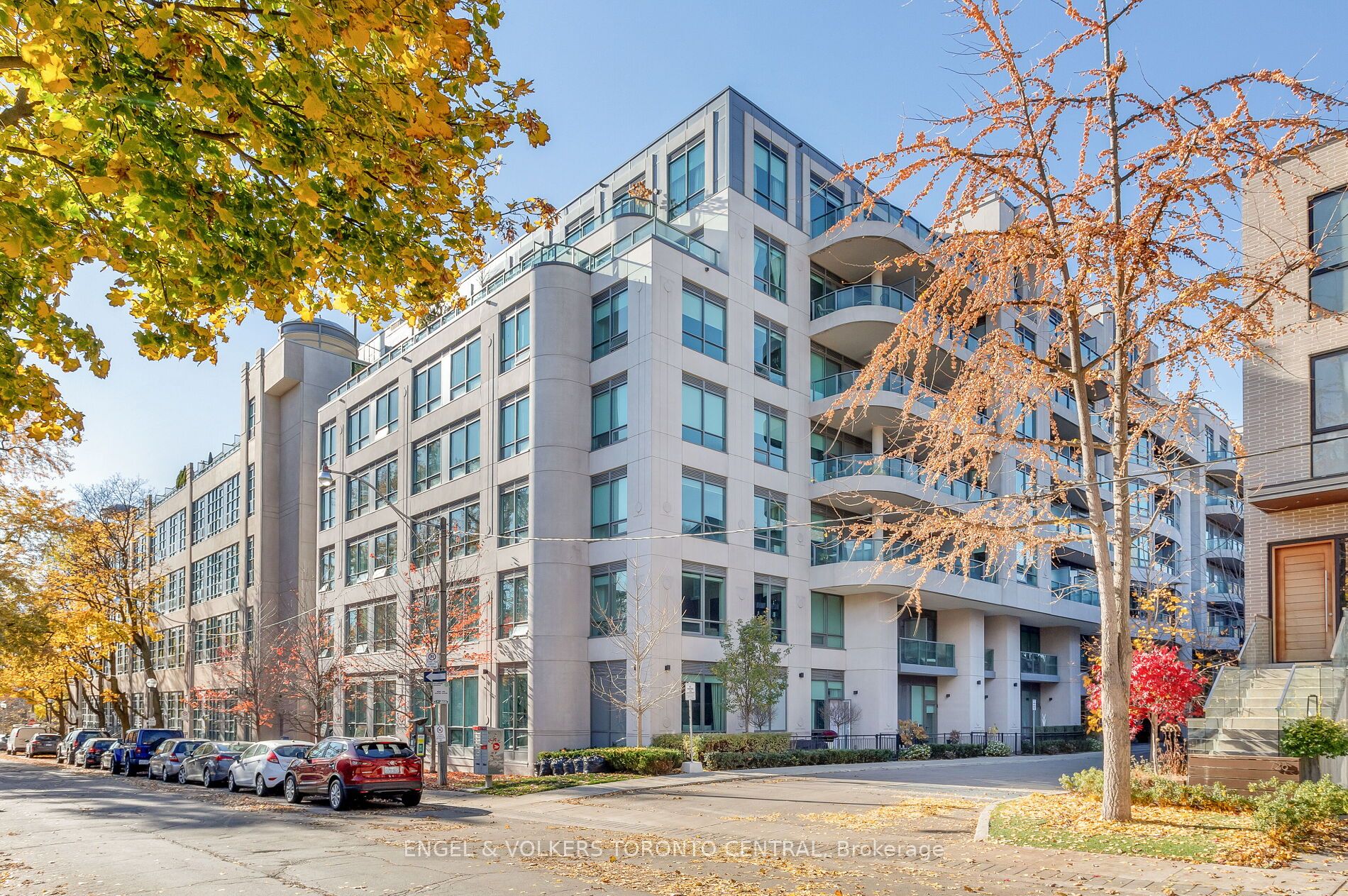 Toronto C02 Real Estate Listings Main Image