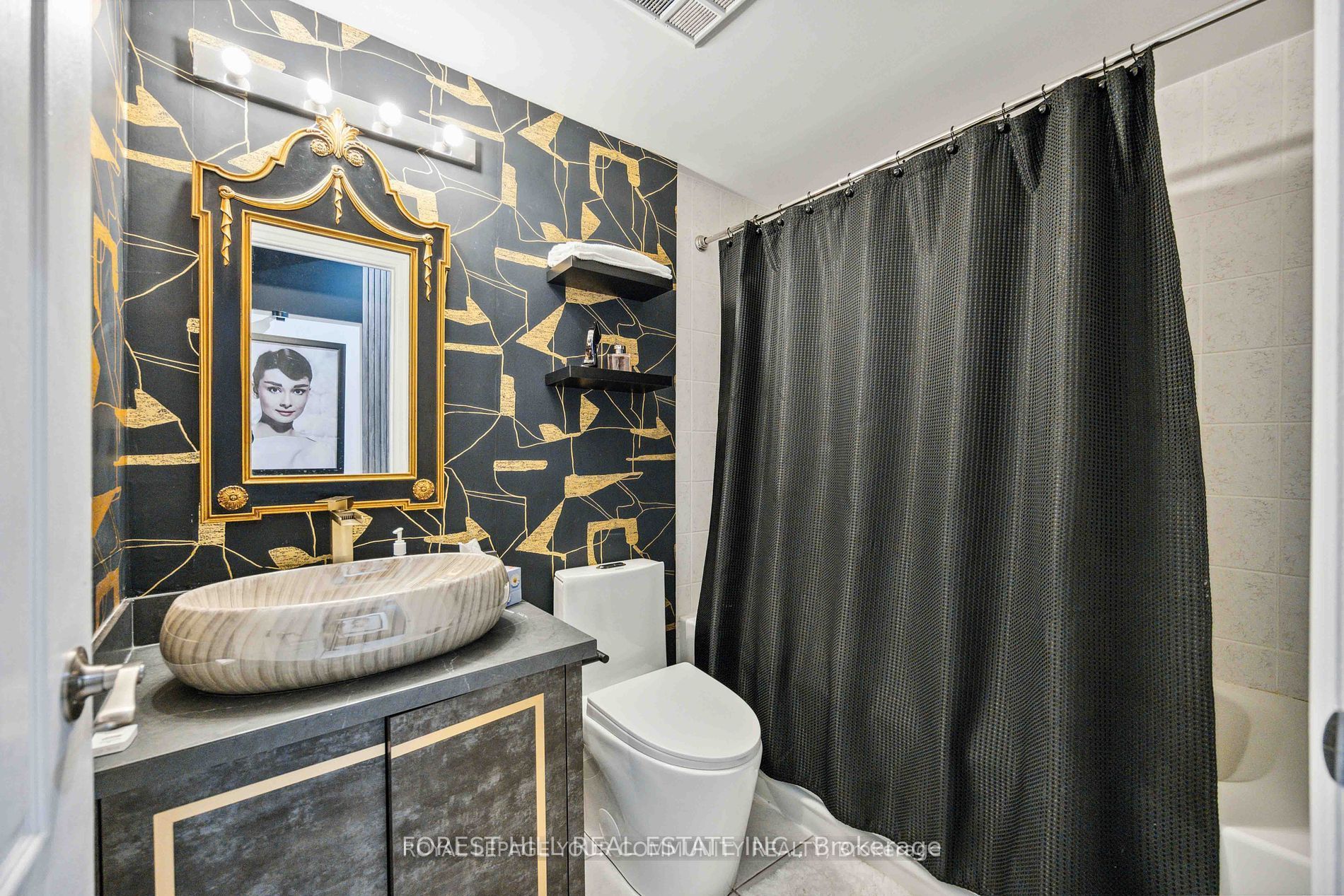 21 Hillcrest Avenue 404 Property Photo 23
