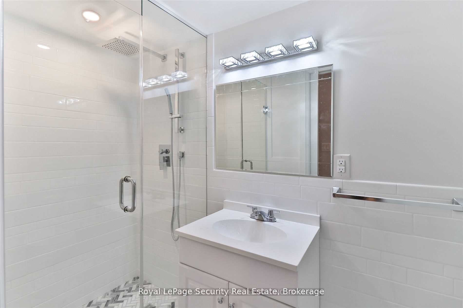 #lower - 136 Markham Street Property Photo 9