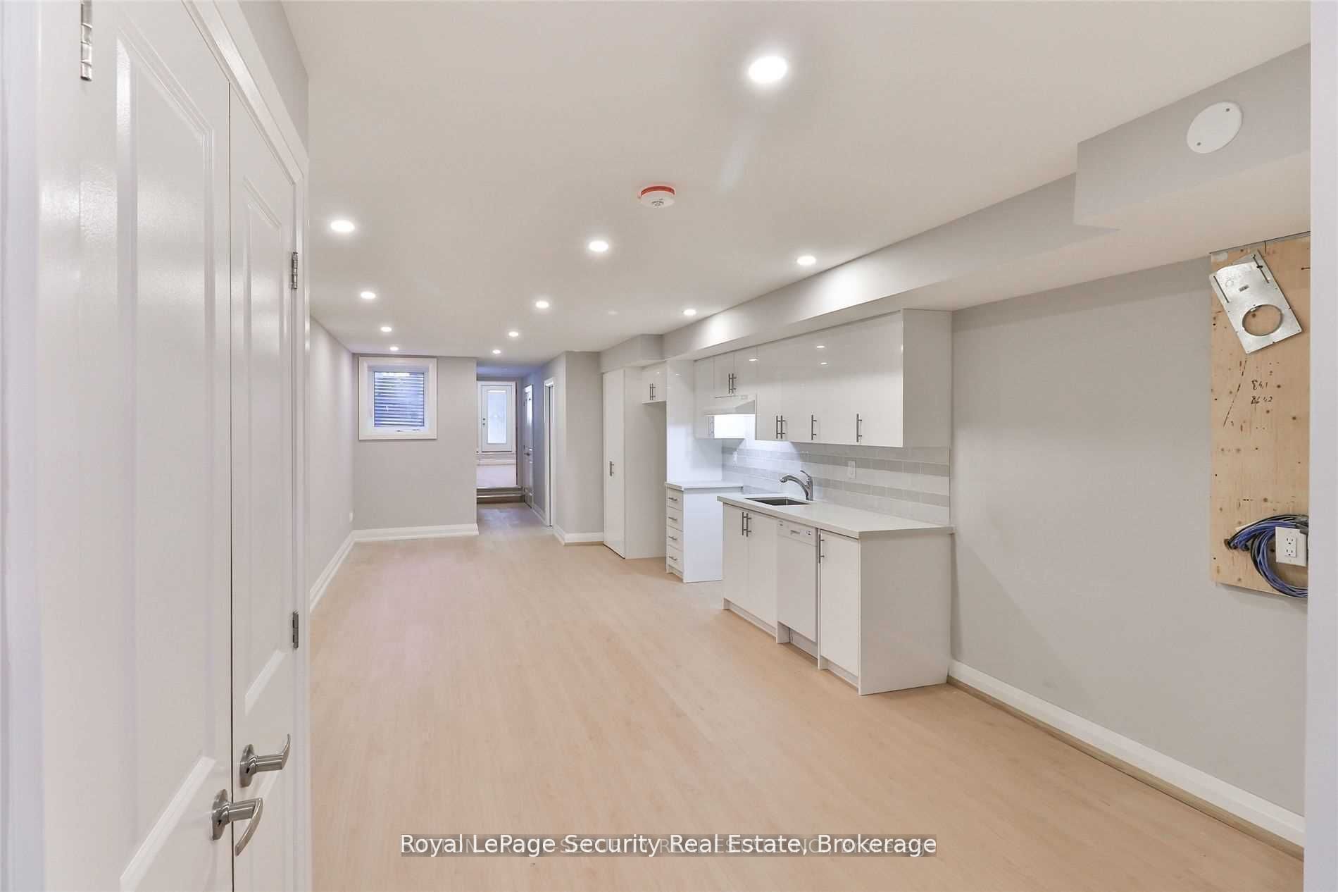 #lower - 136 Markham Street Property Photo 14