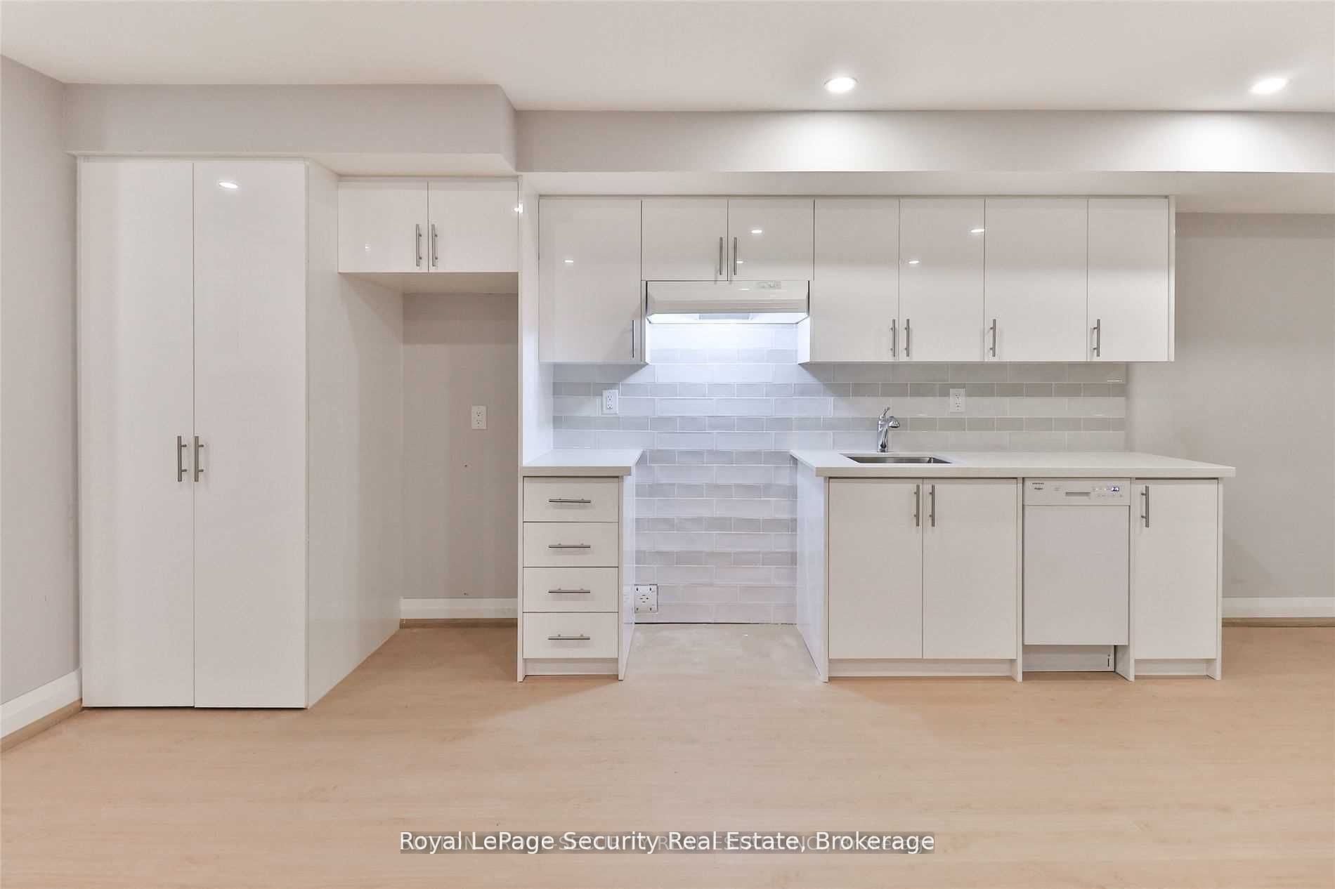 #lower - 136 Markham Street Property Photo 17