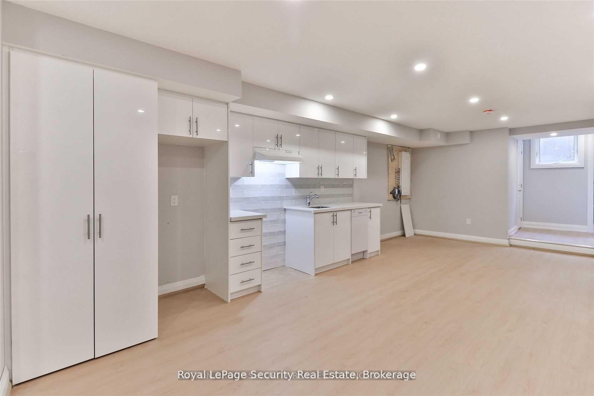 #lower - 136 Markham Street Property Photo 18