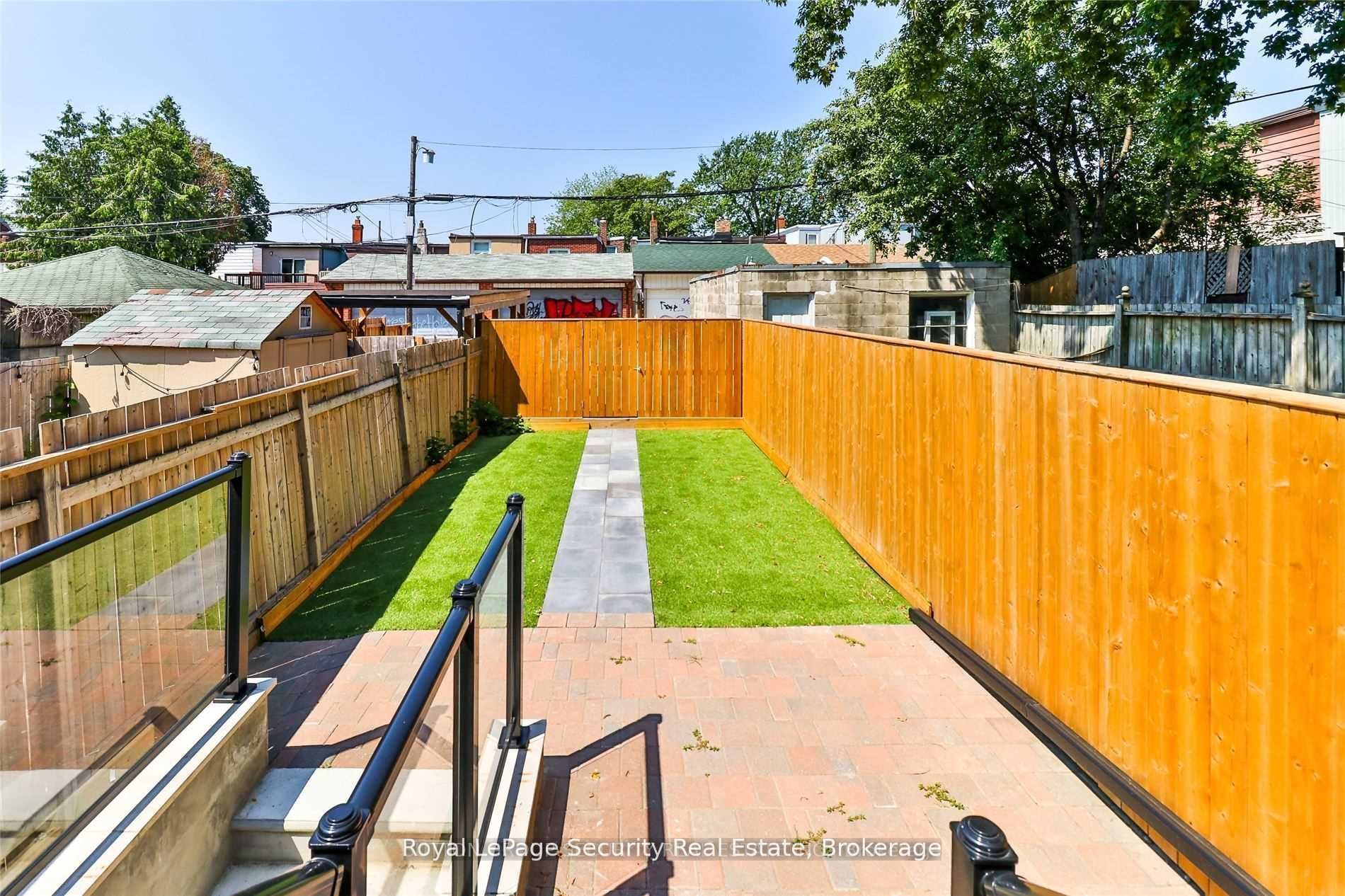 #lower - 136 Markham Street Property Photo 24