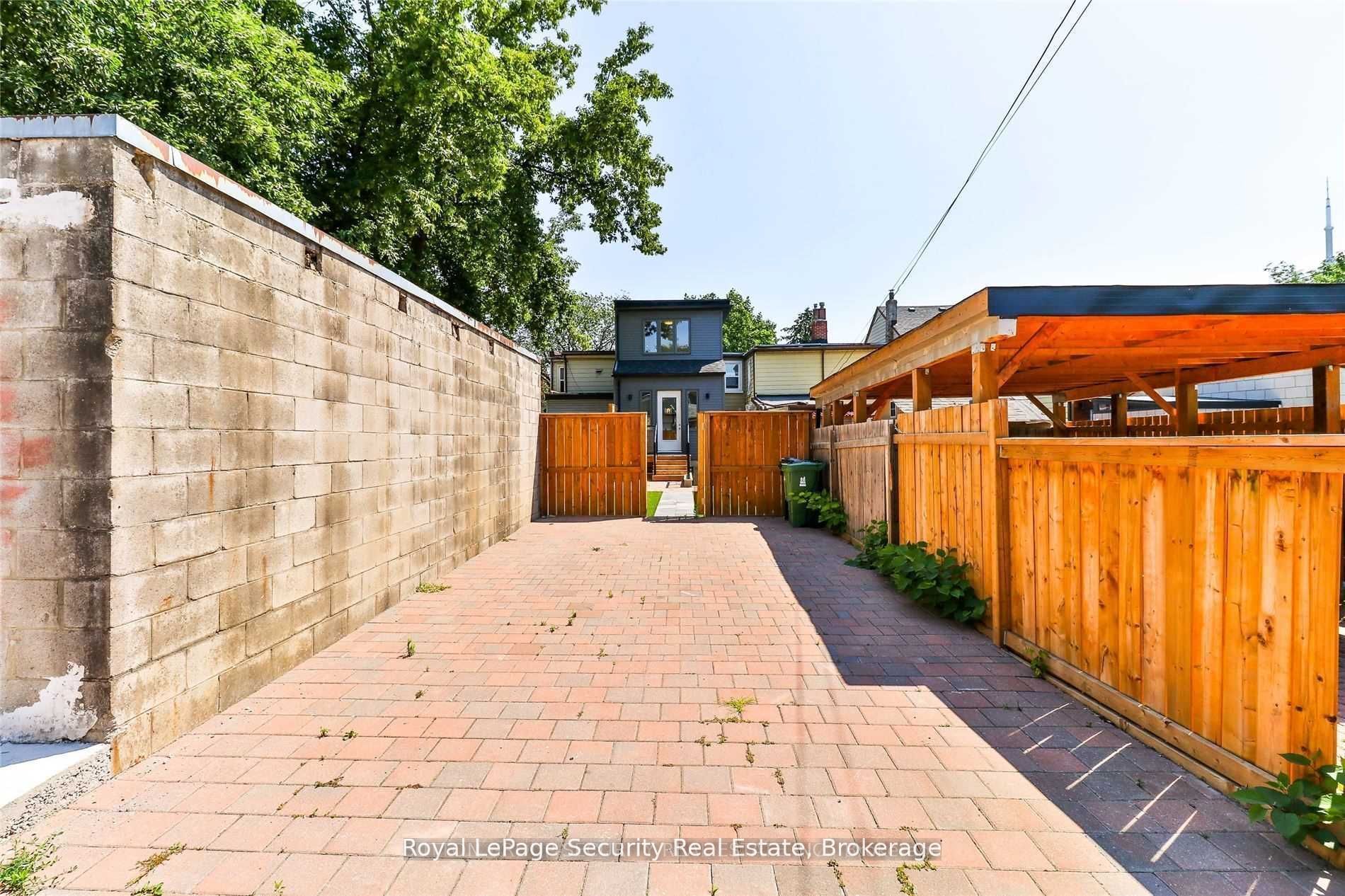 #lower - 136 Markham Street Property Photo 25