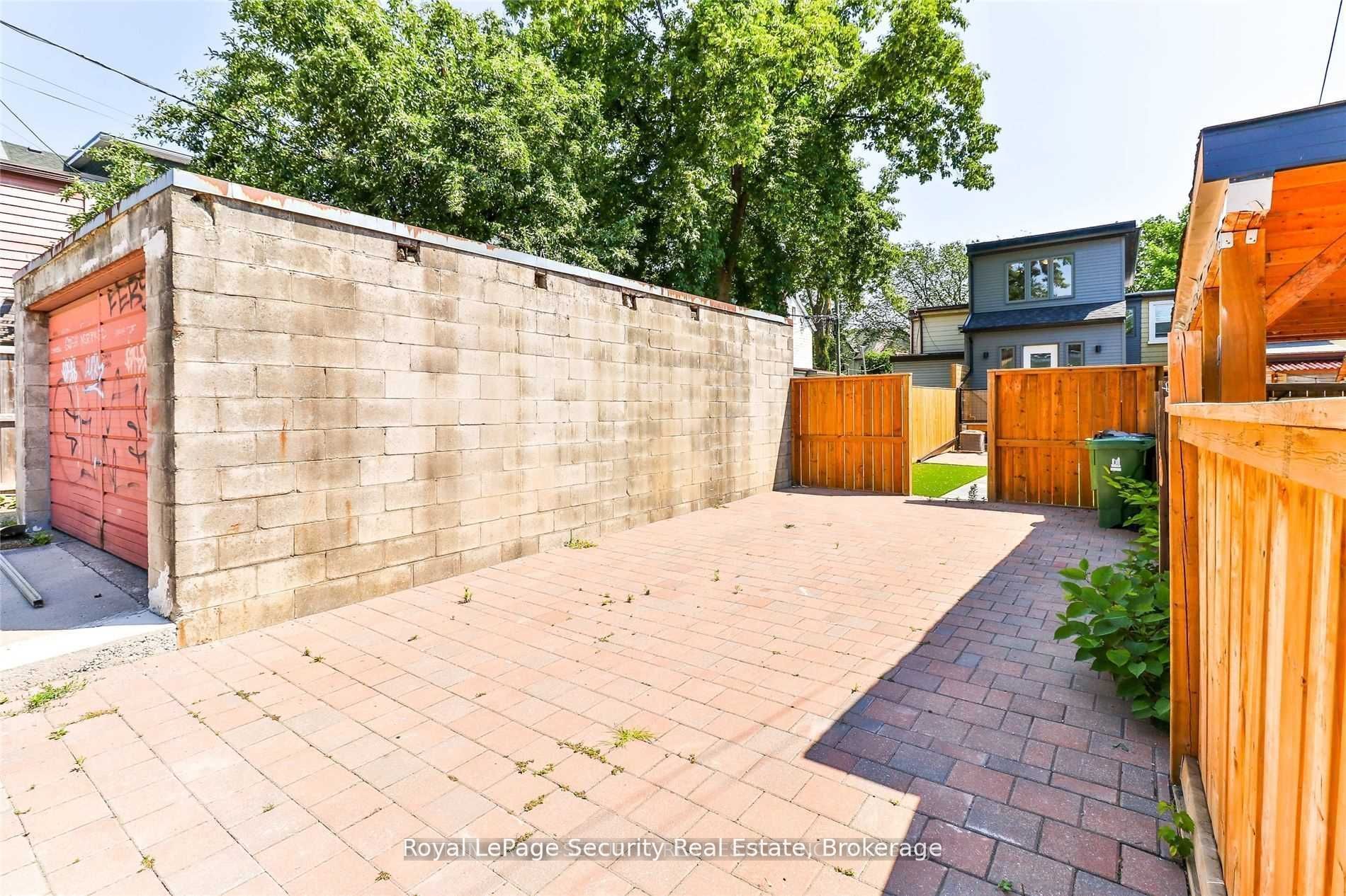 #lower - 136 Markham Street Property Photo 26