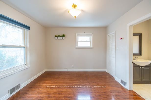 2982 Bayview Avenue Property Photo 6