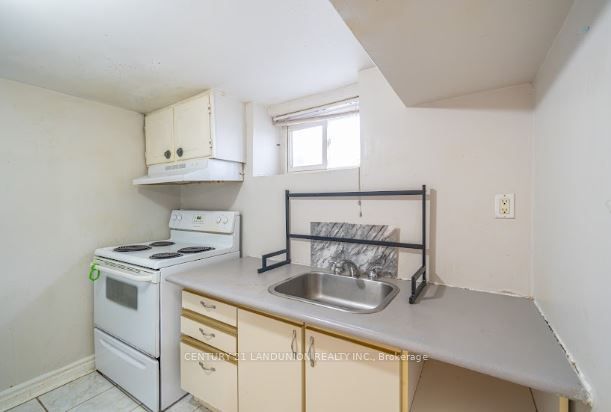 2982 Bayview Avenue Property Photo 22