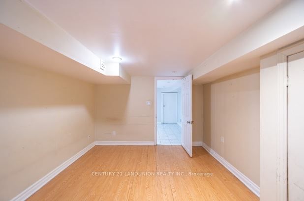 2982 Bayview Avenue Property Photo 25