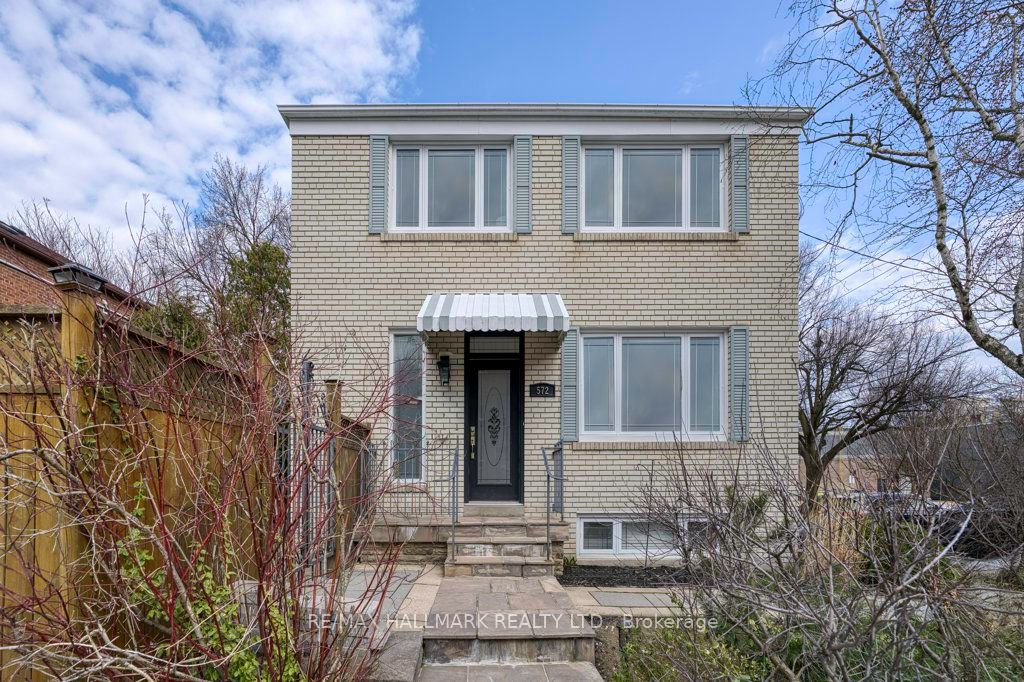 572 Roehampton Avenue Property Photo