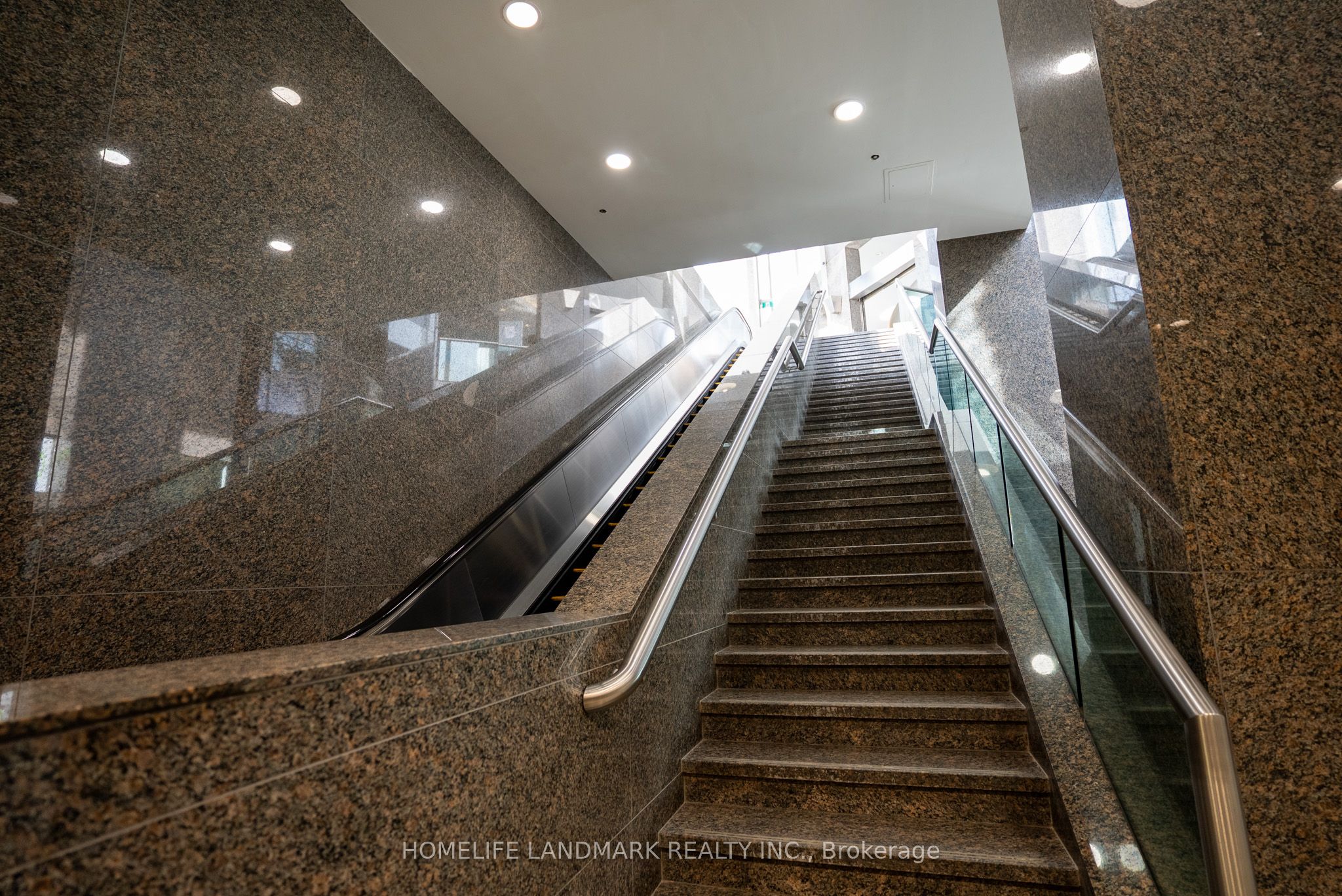 5775 Yonge Street Property Photo 5
