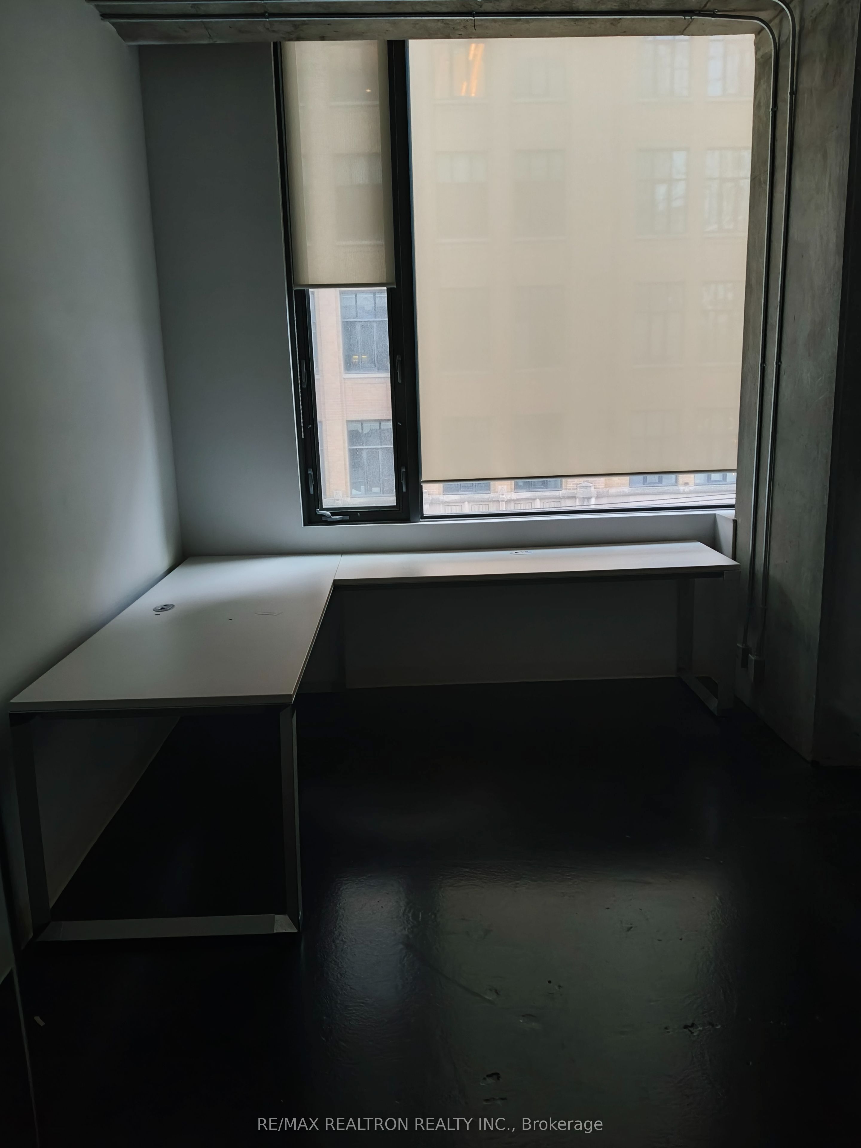 #308 - 334 Adelaide Street Property Photo 7