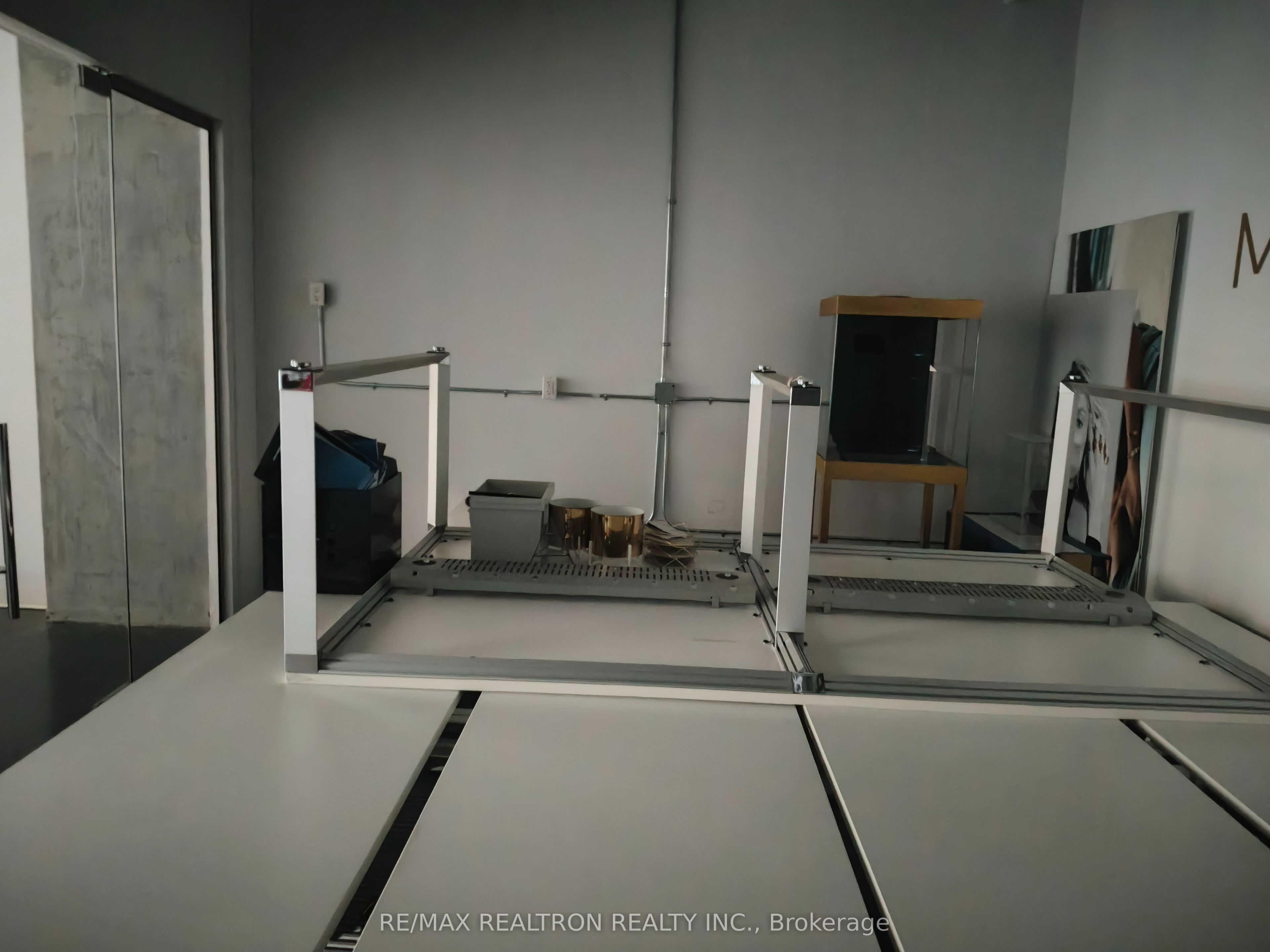 #308 - 334 Adelaide Street Property Photo 8