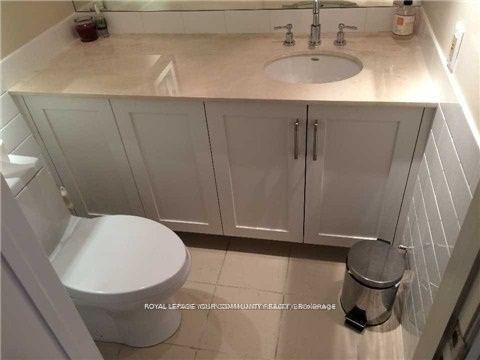 1927 Avenue Road Property Photo 7