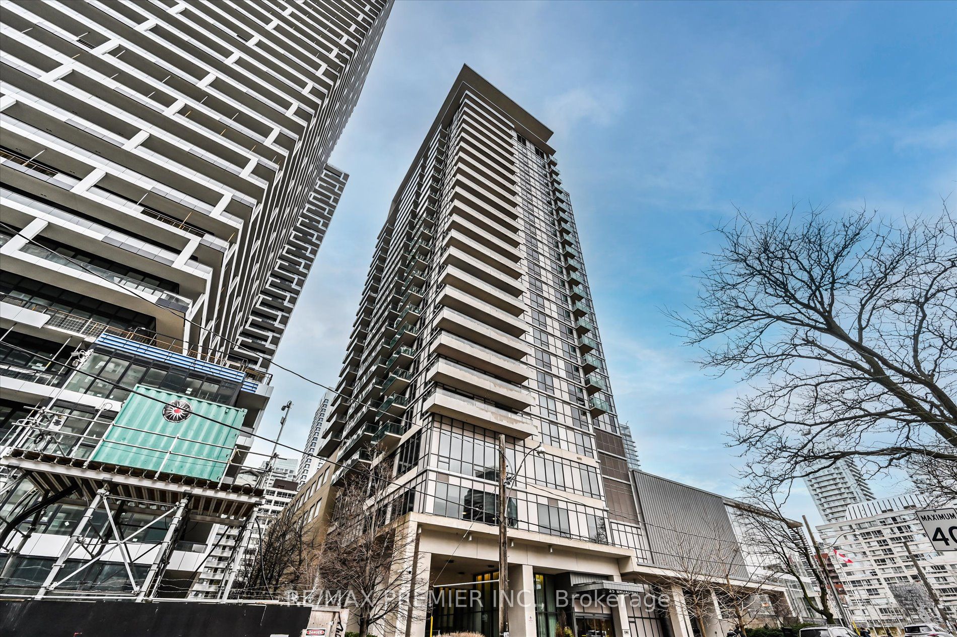#1002 - 25 Broadway Avenue Property Photo