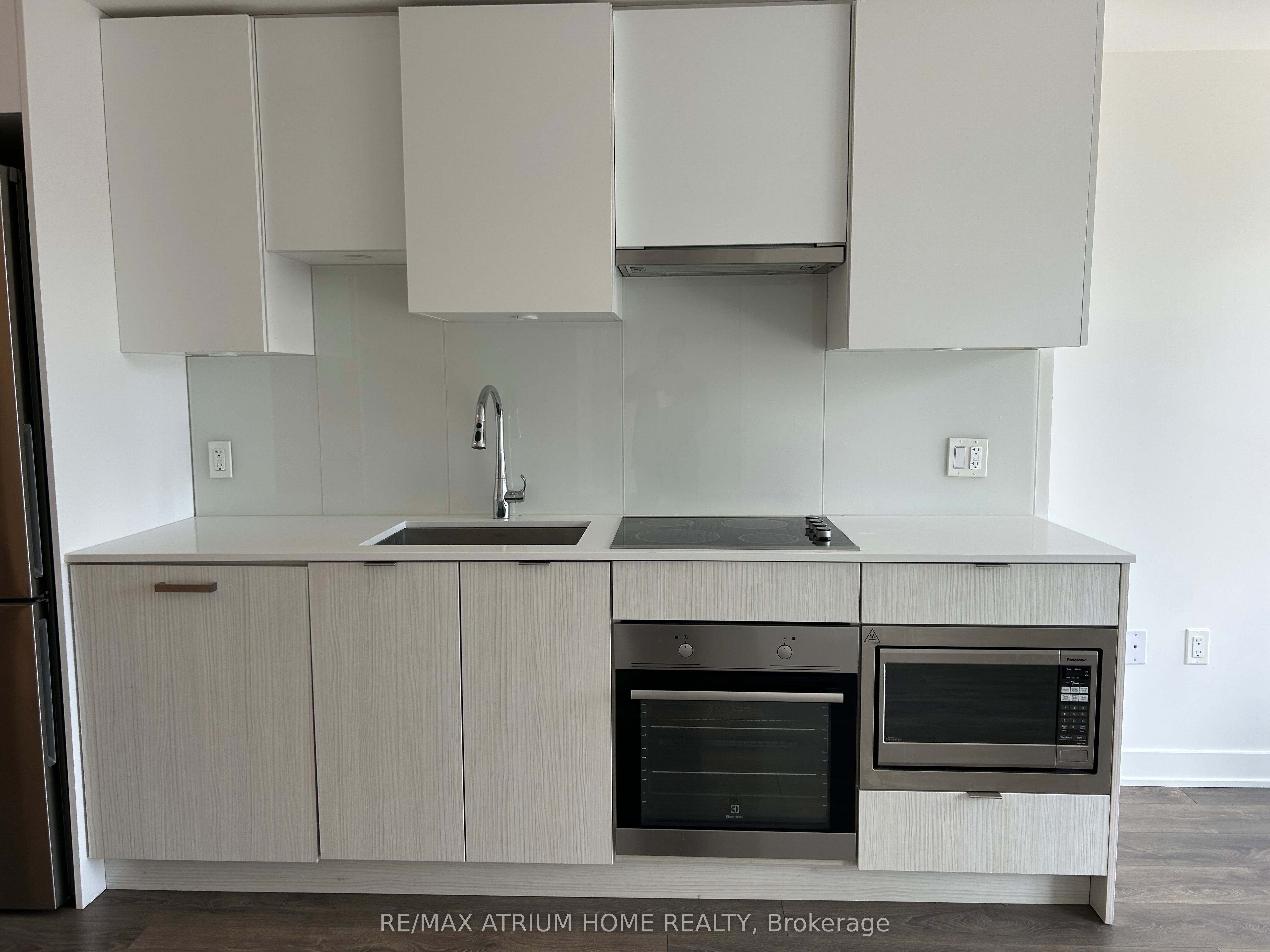 #1609 - 195 Redpath Avenue Property Photo
