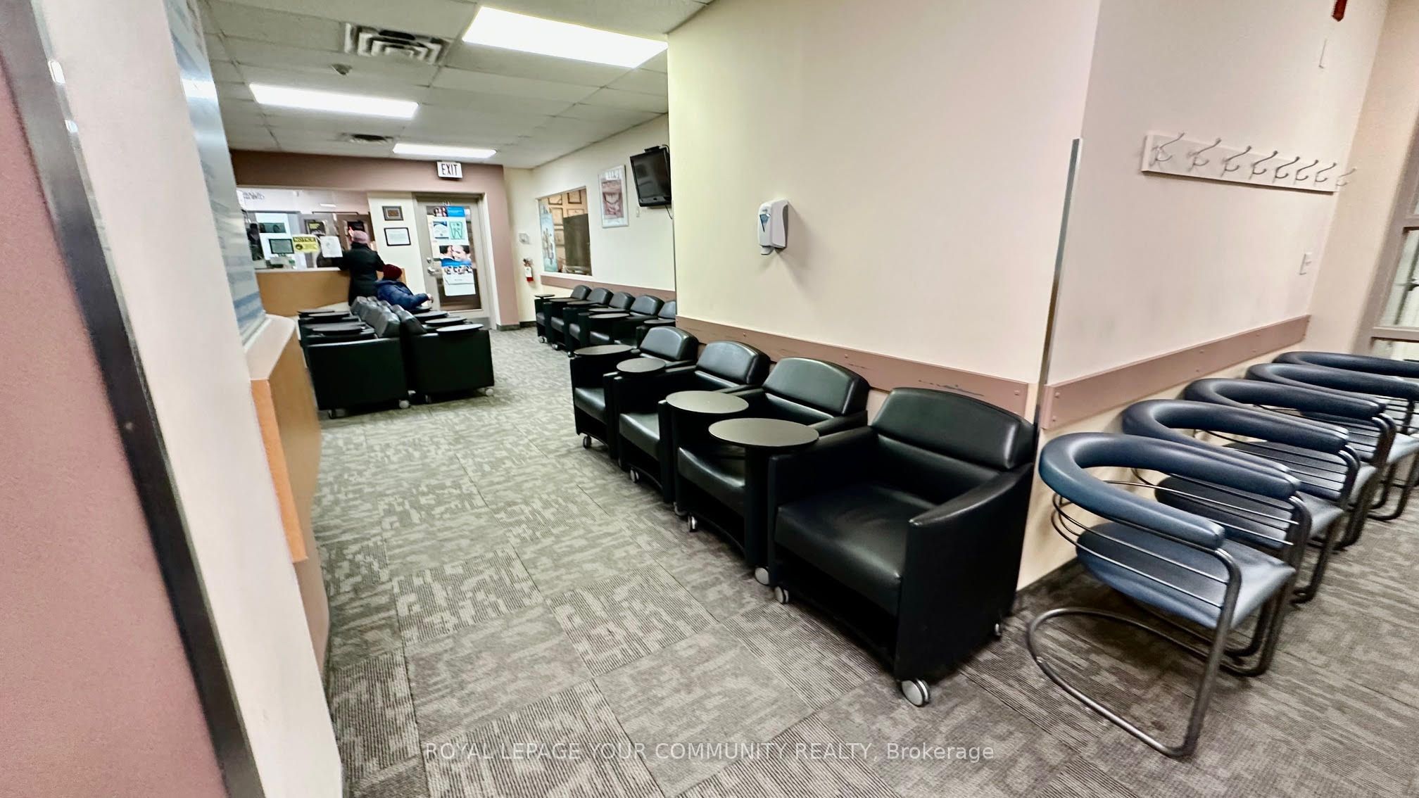 #201 - 80 Finch Avenue Property Photo 2