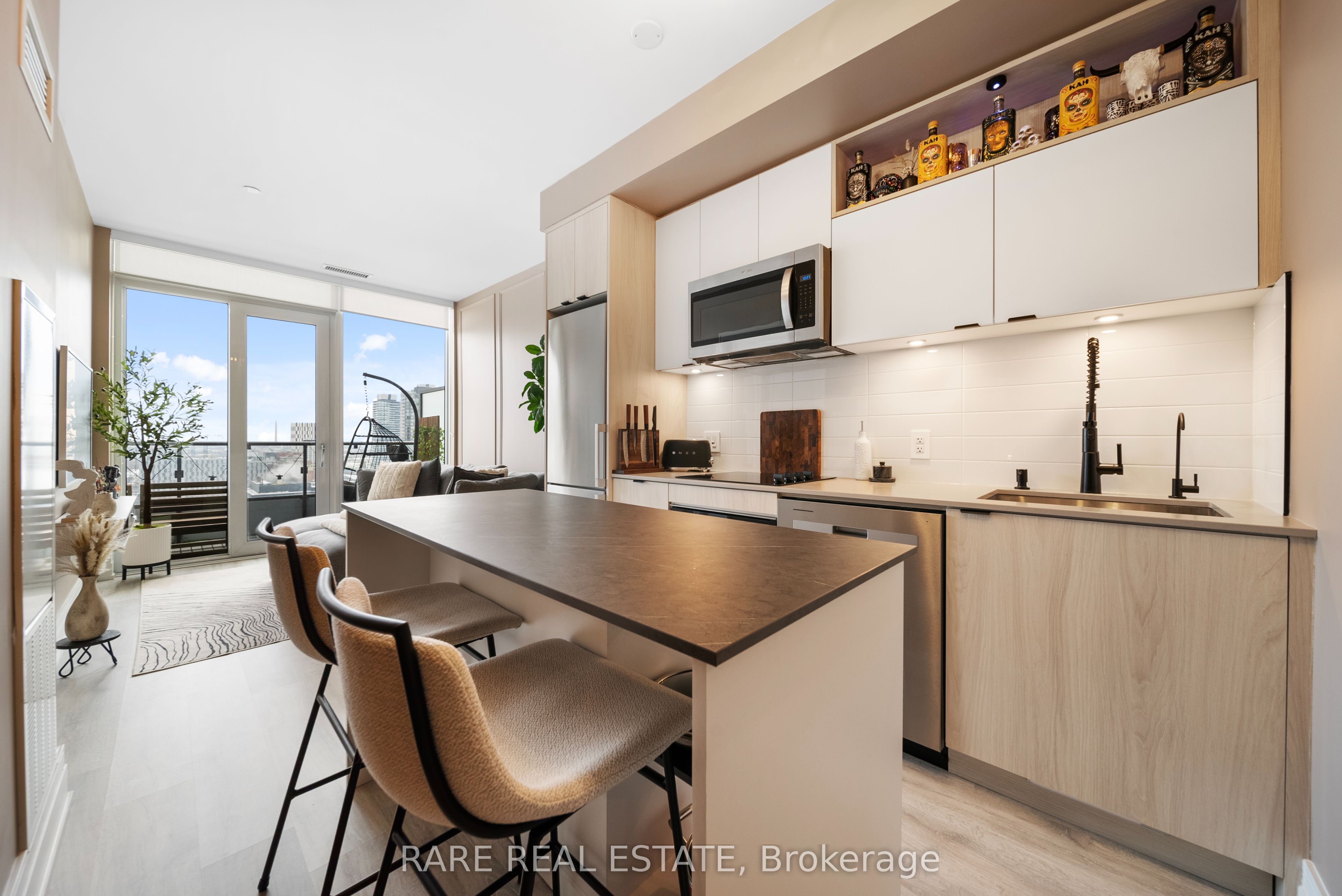 #1904 - 70 Princess Street Property Photo