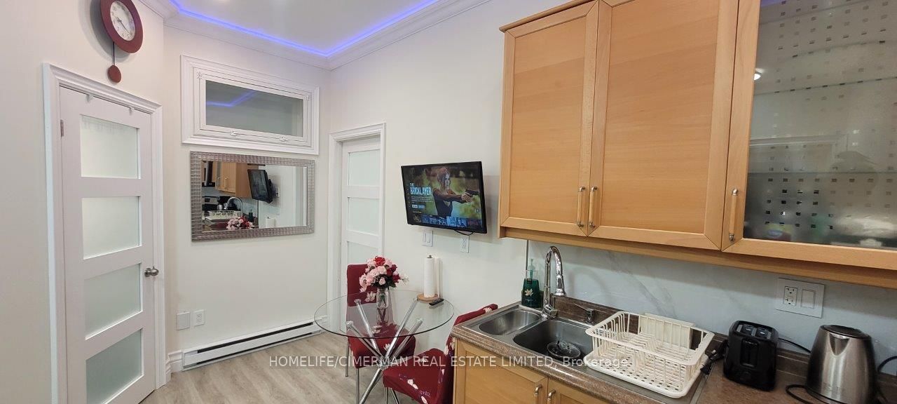 #c - 200 Mckee Avenue Property Photo 6
