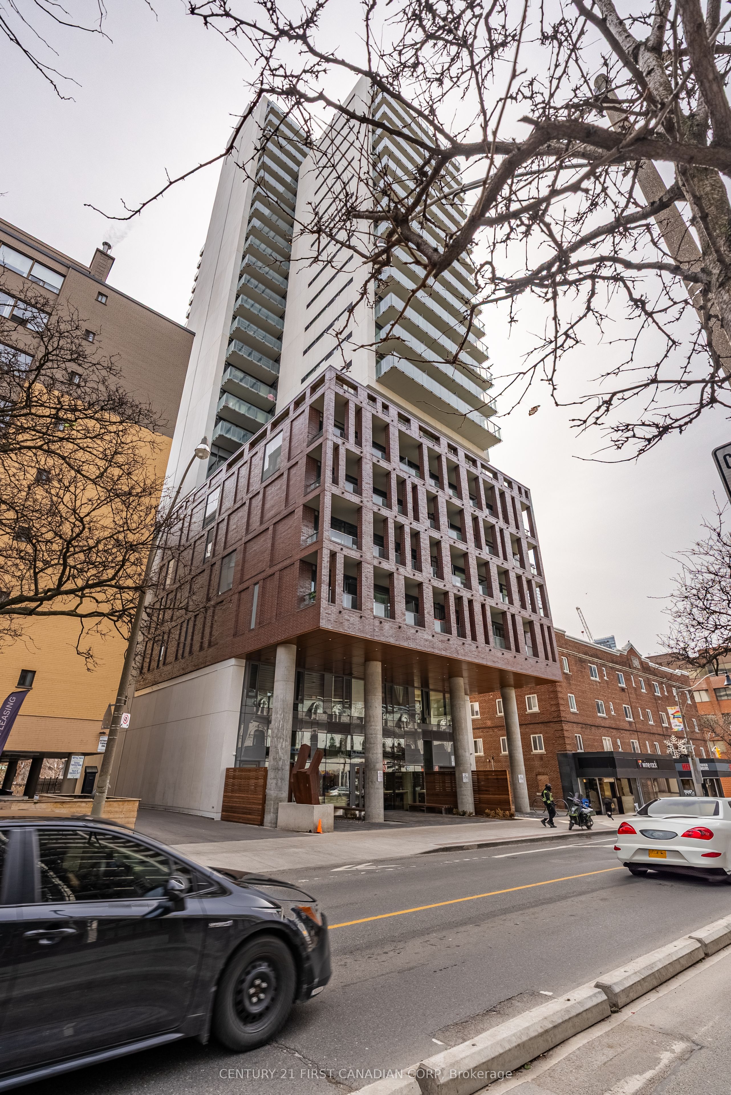 #1405 - 81 Wellesley Street Property Photo