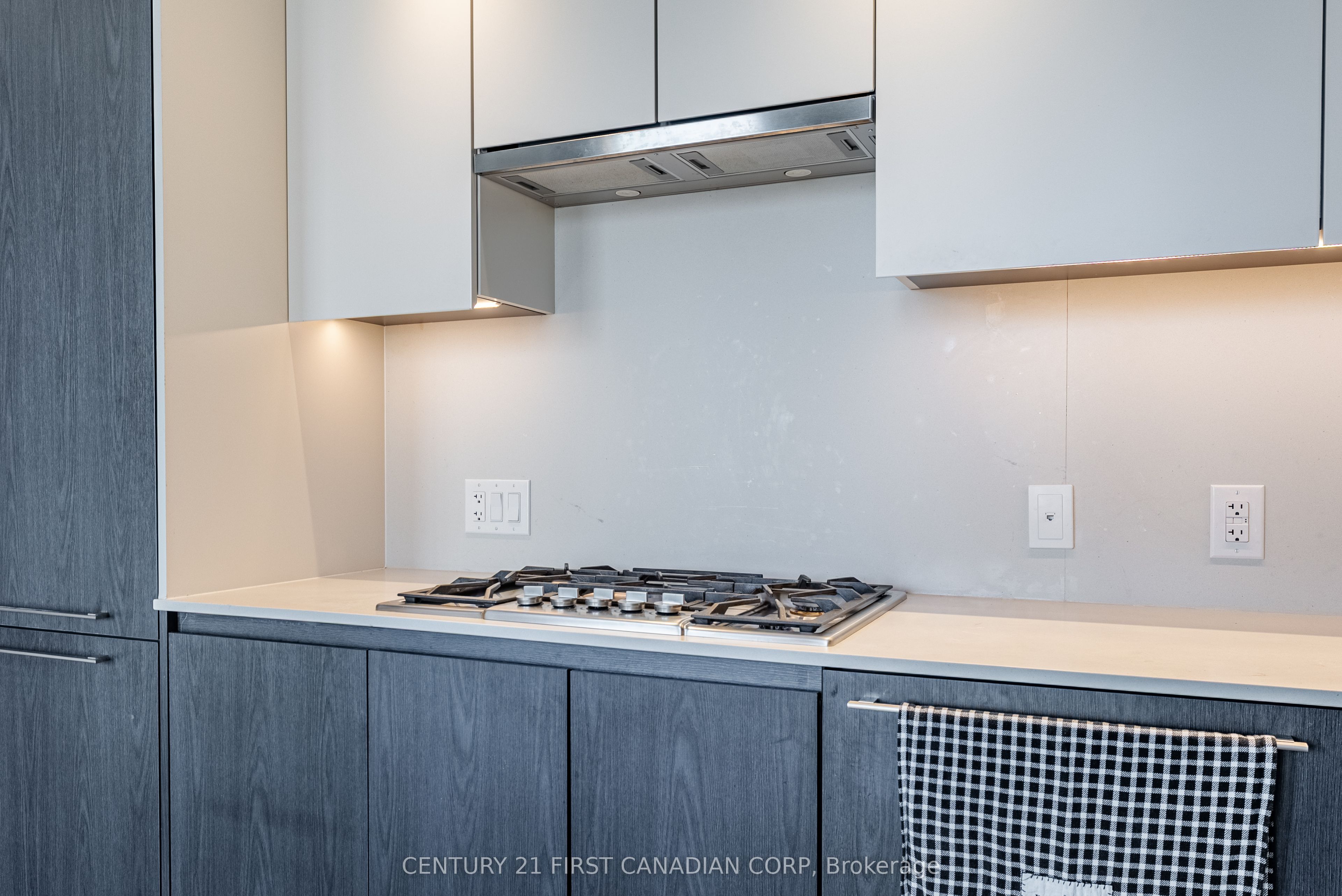 81 Wellesley Street E 1405 Property Photo 10