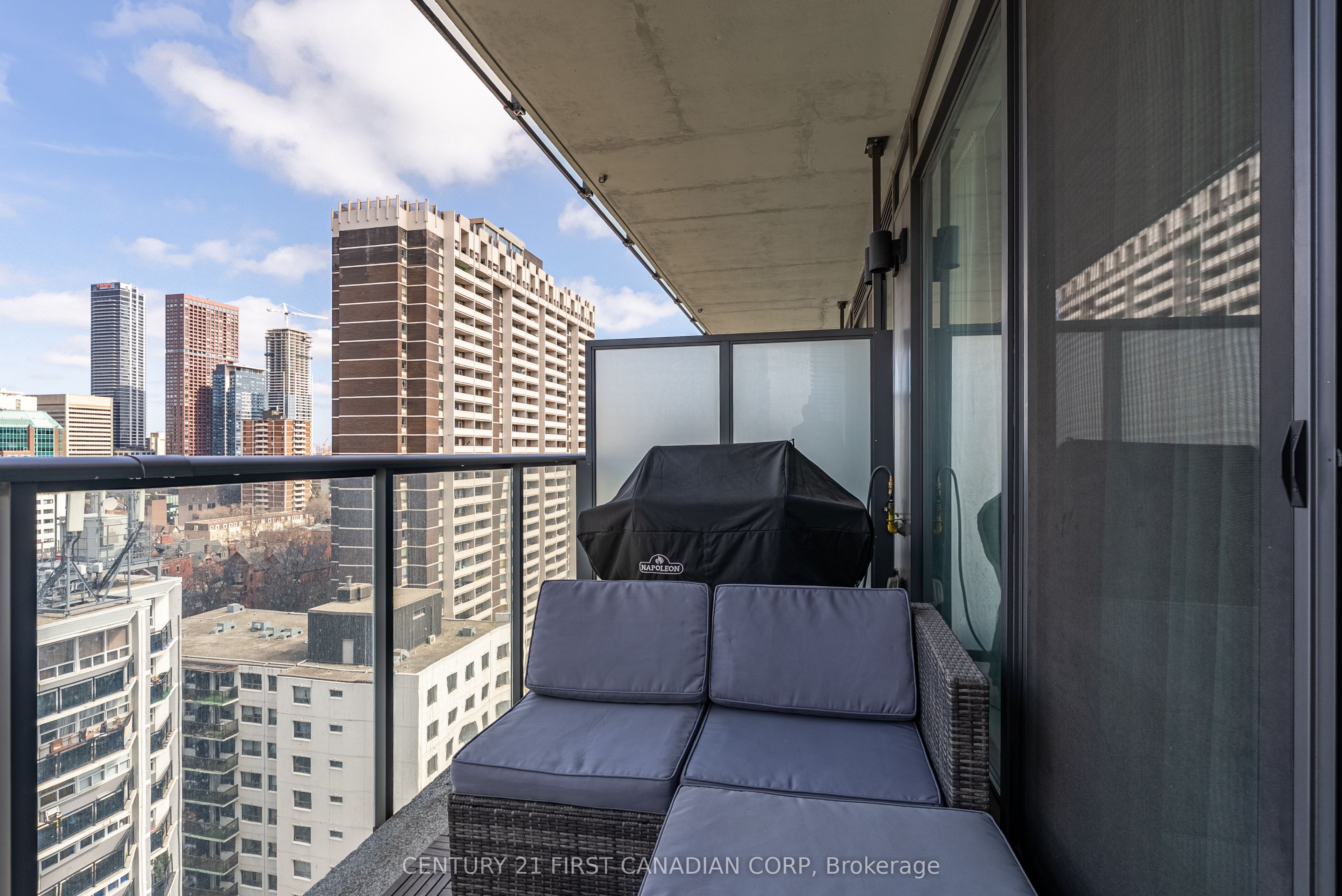 81 Wellesley Street E 1405 Property Photo 16